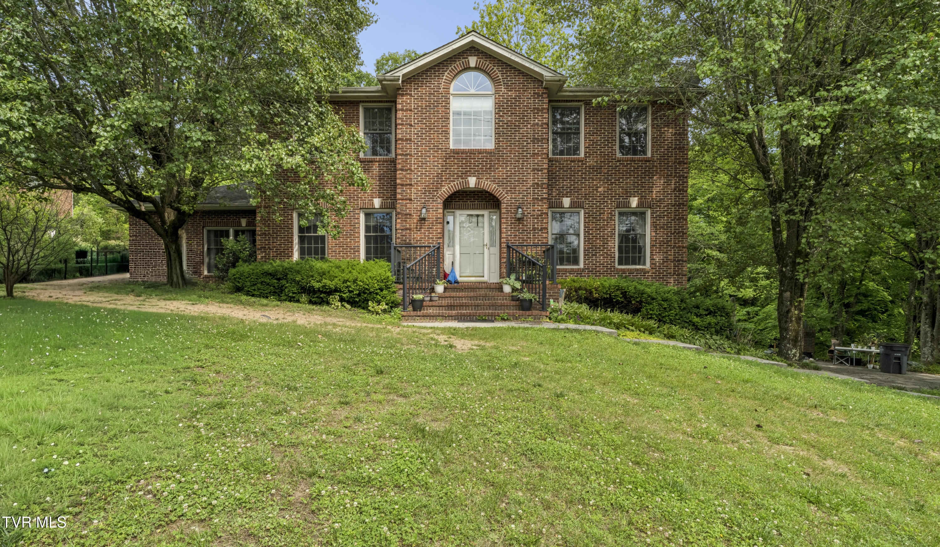 2705 Berkshire Lane Property Photo 1
