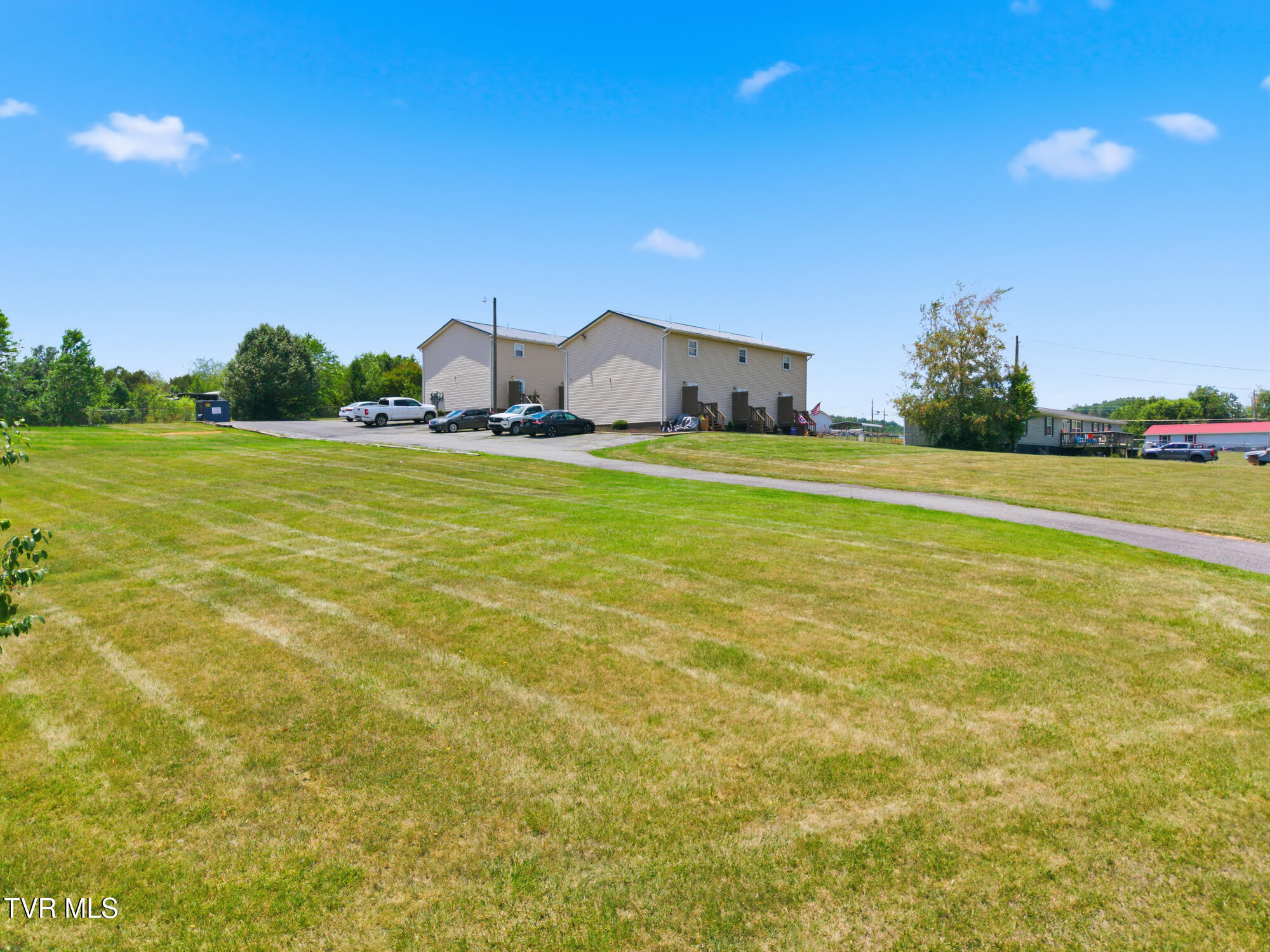 630 Elizabethton Highway 1-6 Property Photo 1