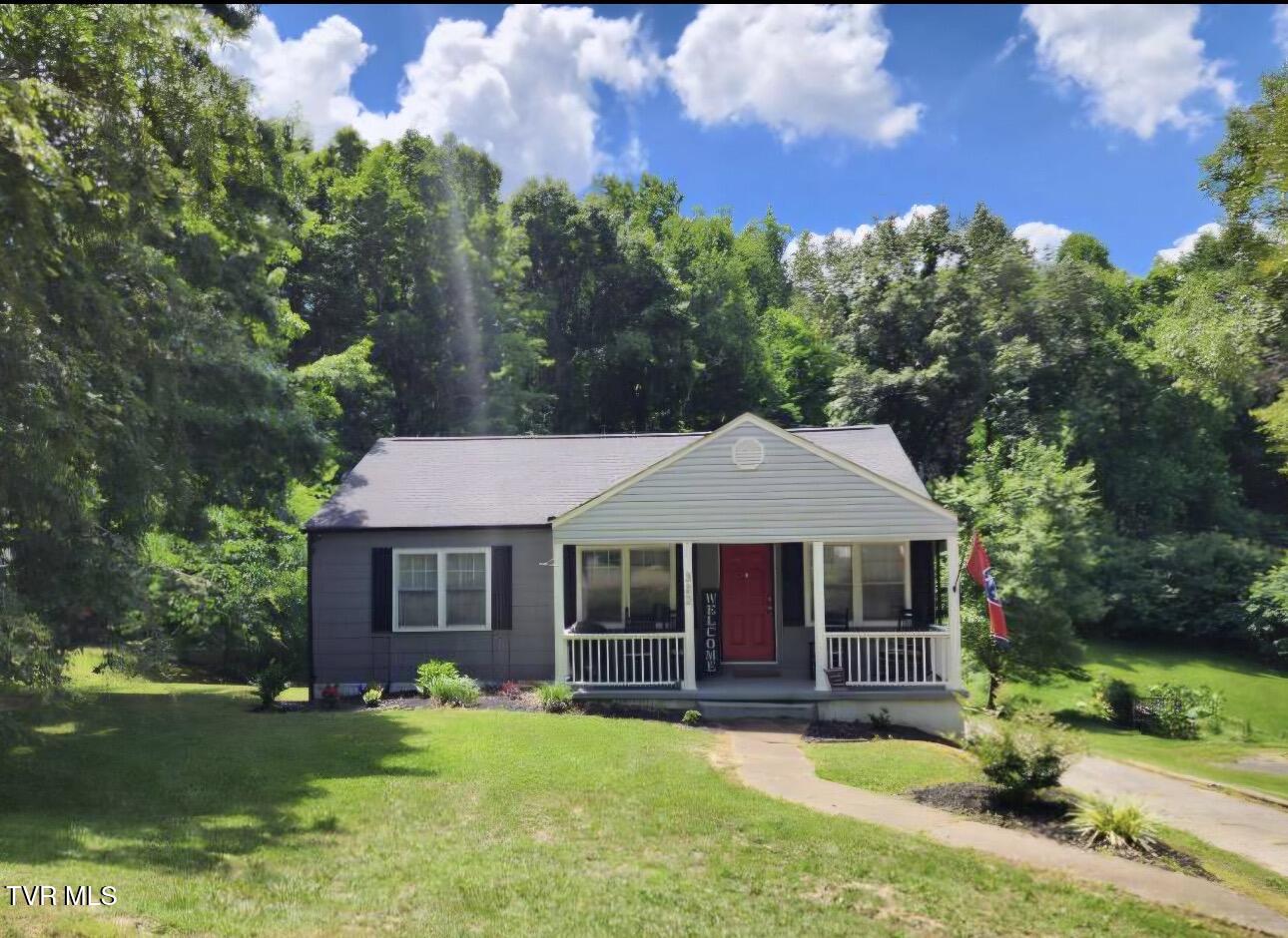 322 Walker Street Property Photo 1