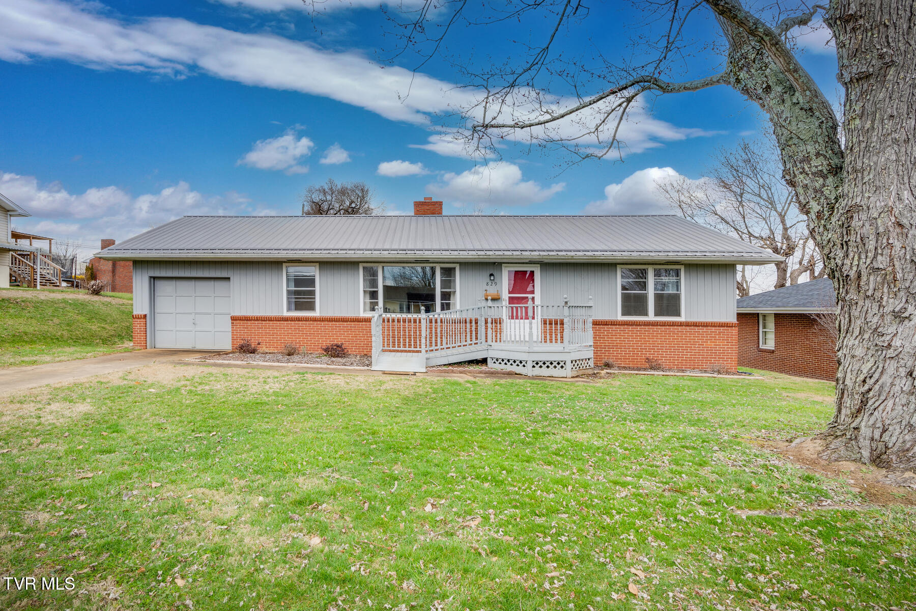 829 Morison Avenue Property Photo 1