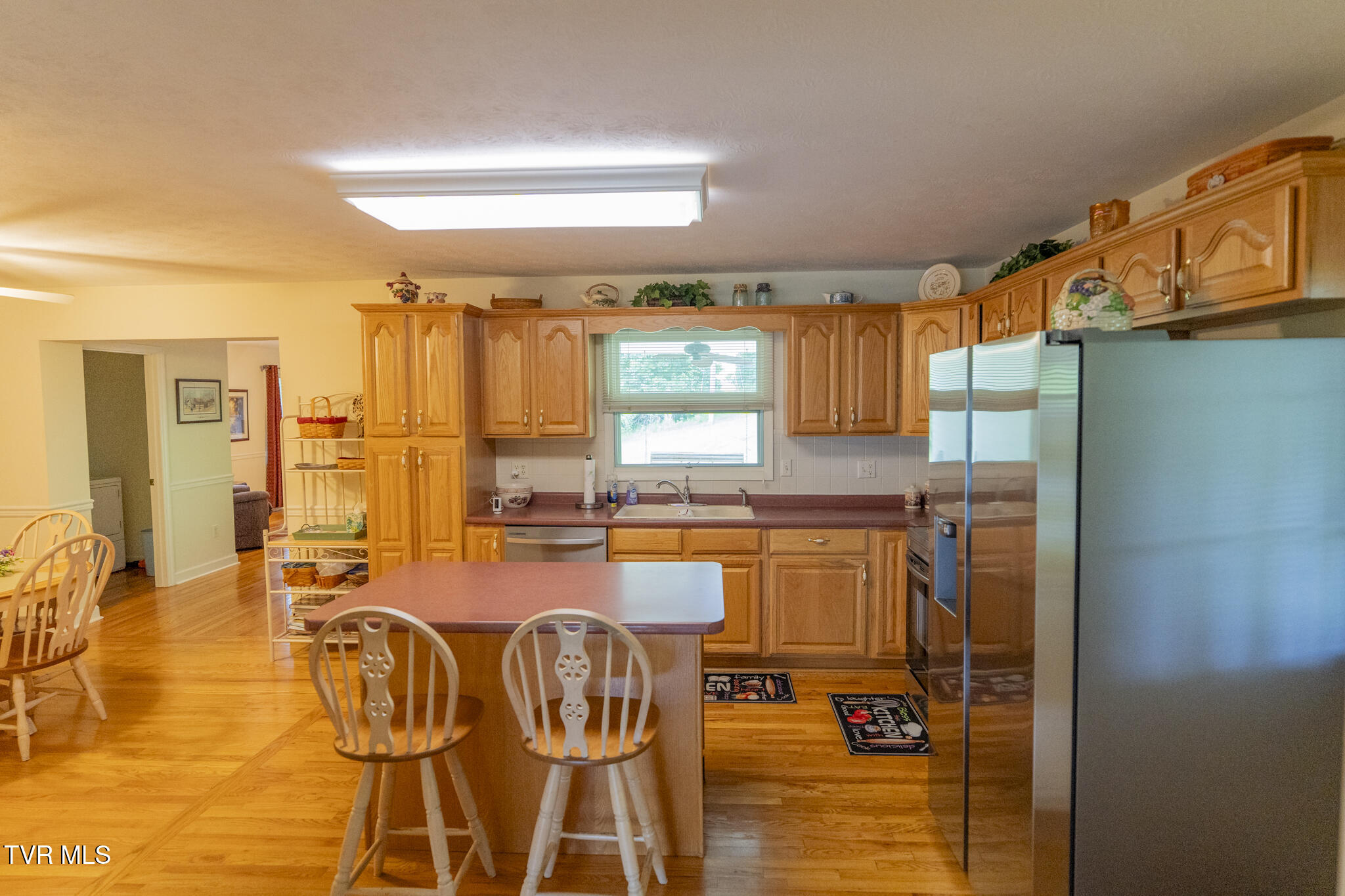 912 Spring Valley Drive Property Photo 4