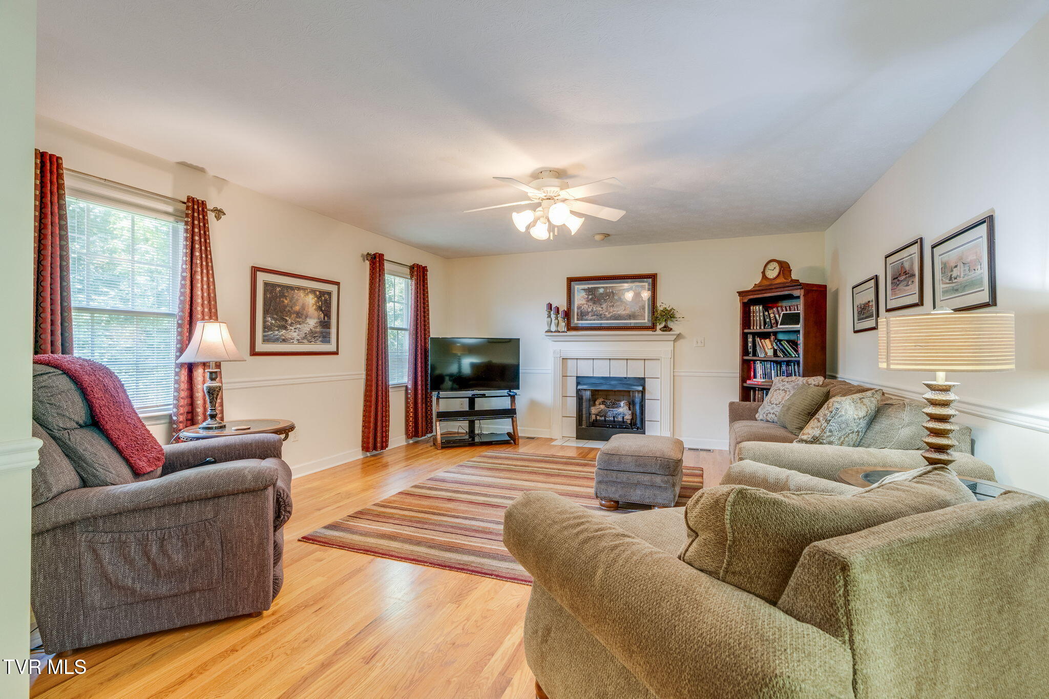 912 Spring Valley Drive Property Photo 8