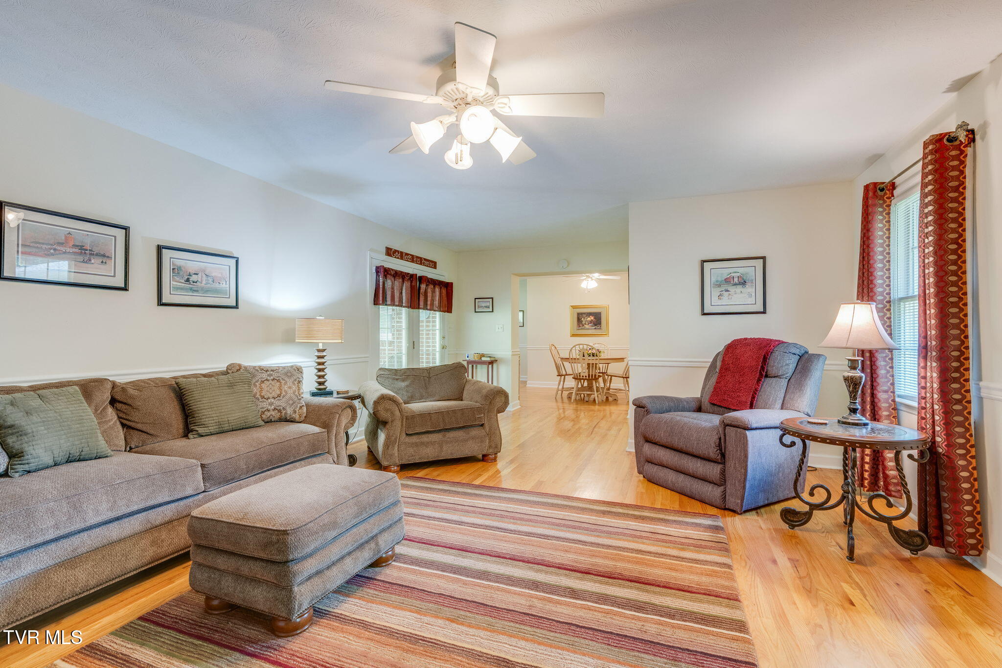 912 Spring Valley Drive Property Photo 10