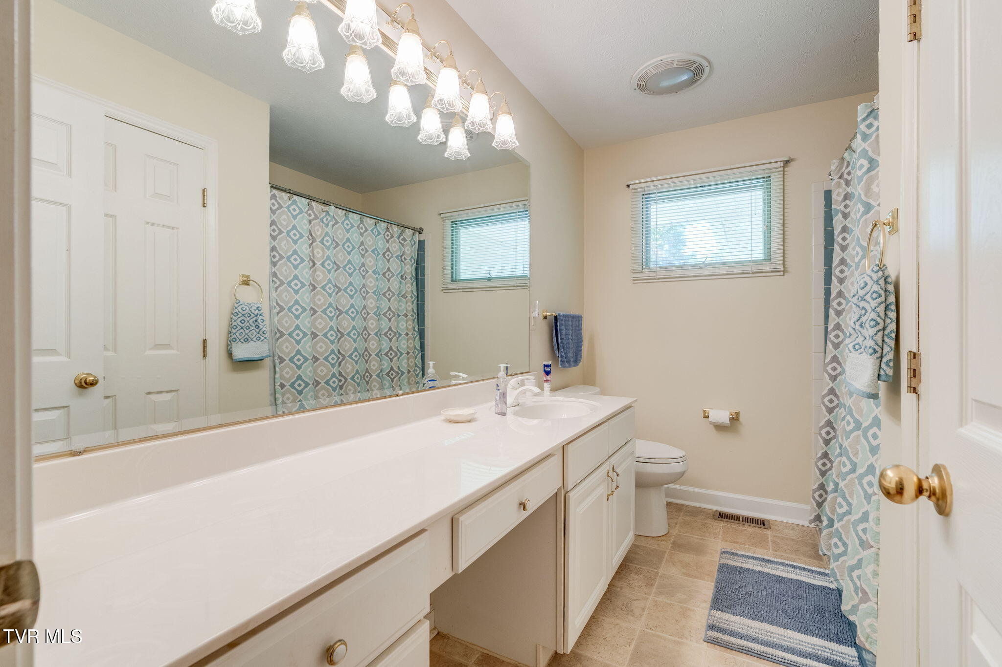 912 Spring Valley Drive Property Photo 17