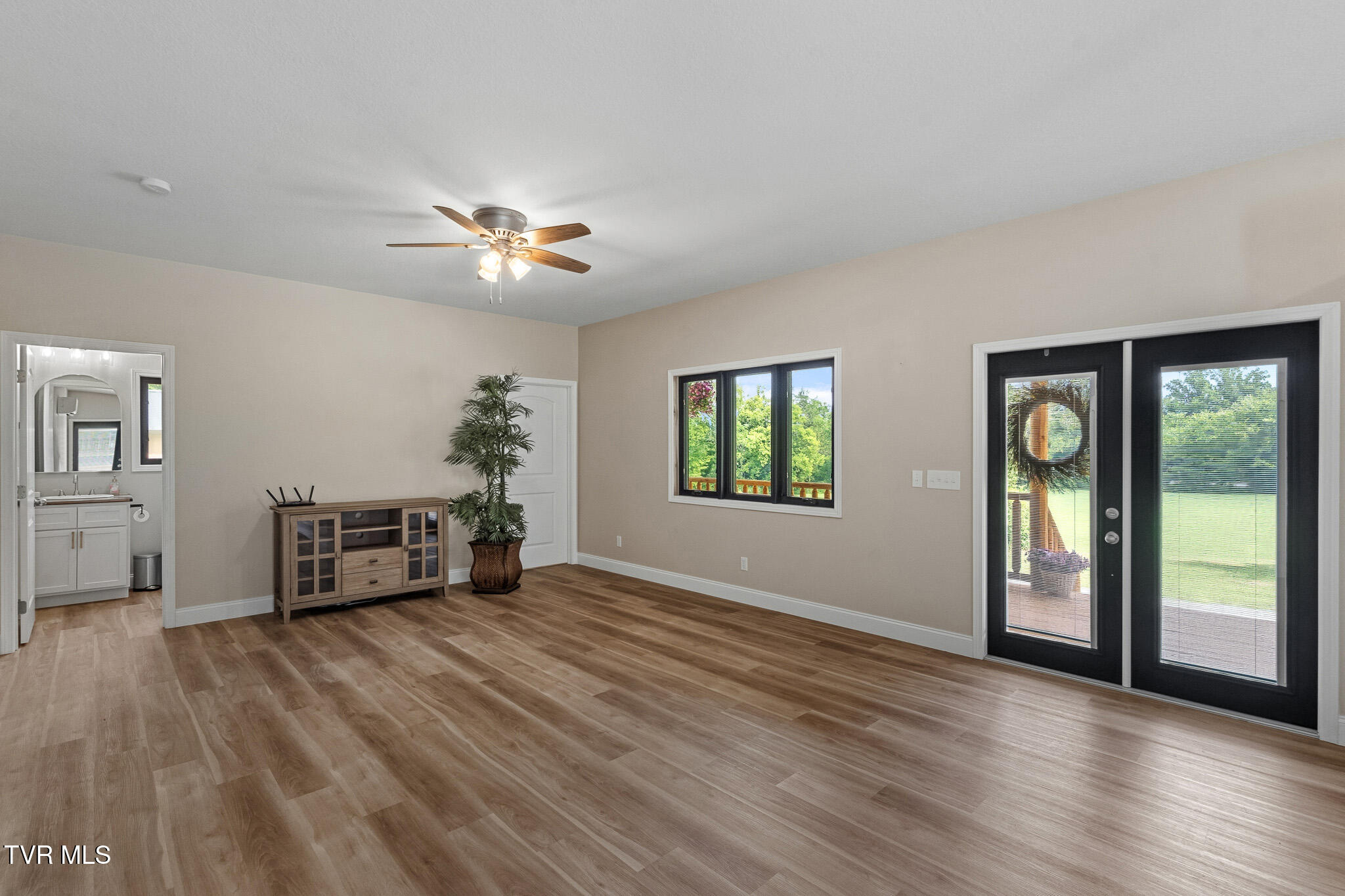 9998005 Property Photo 37
