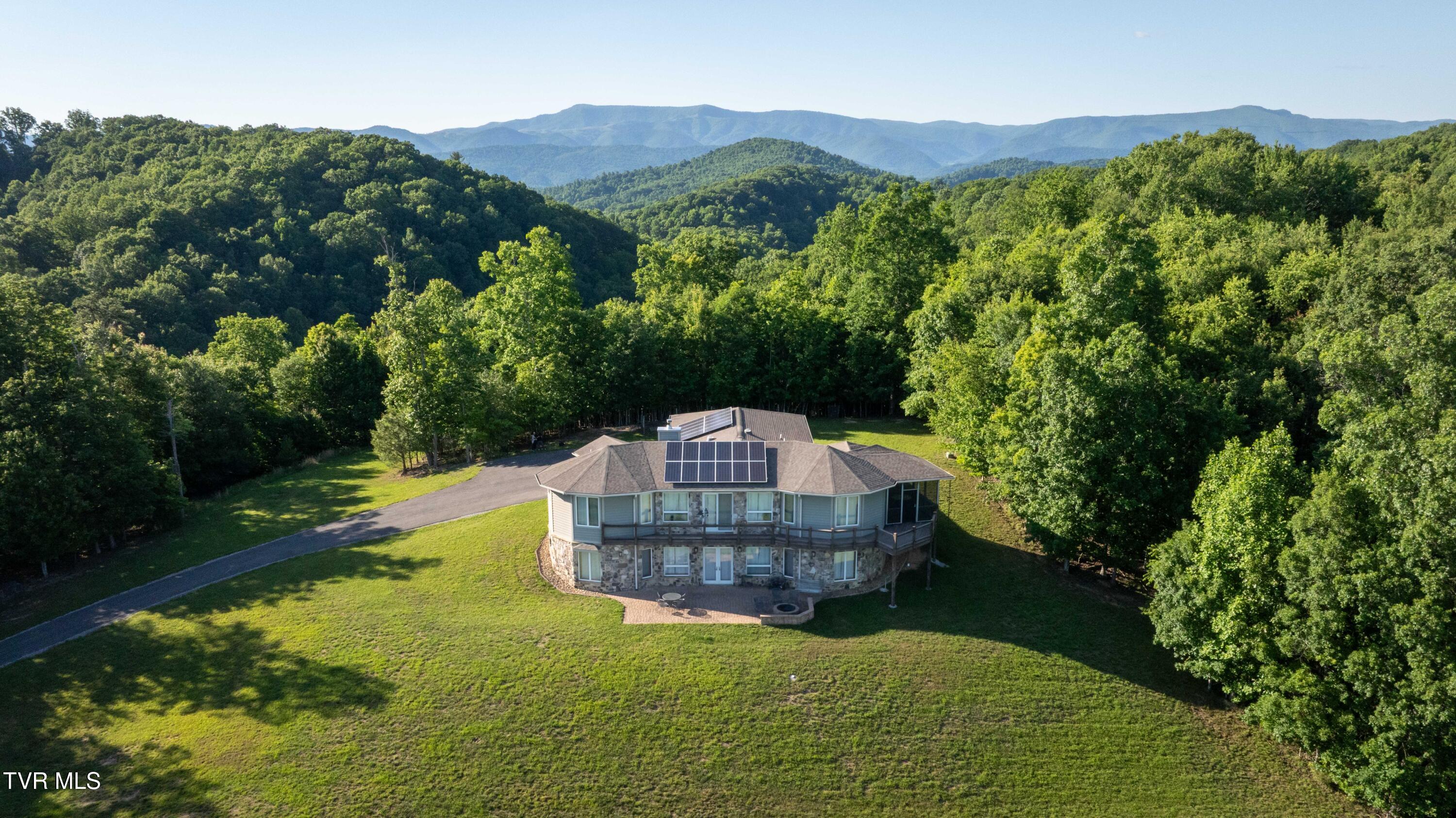 11106 Tree Top Drive Property Photo 1
