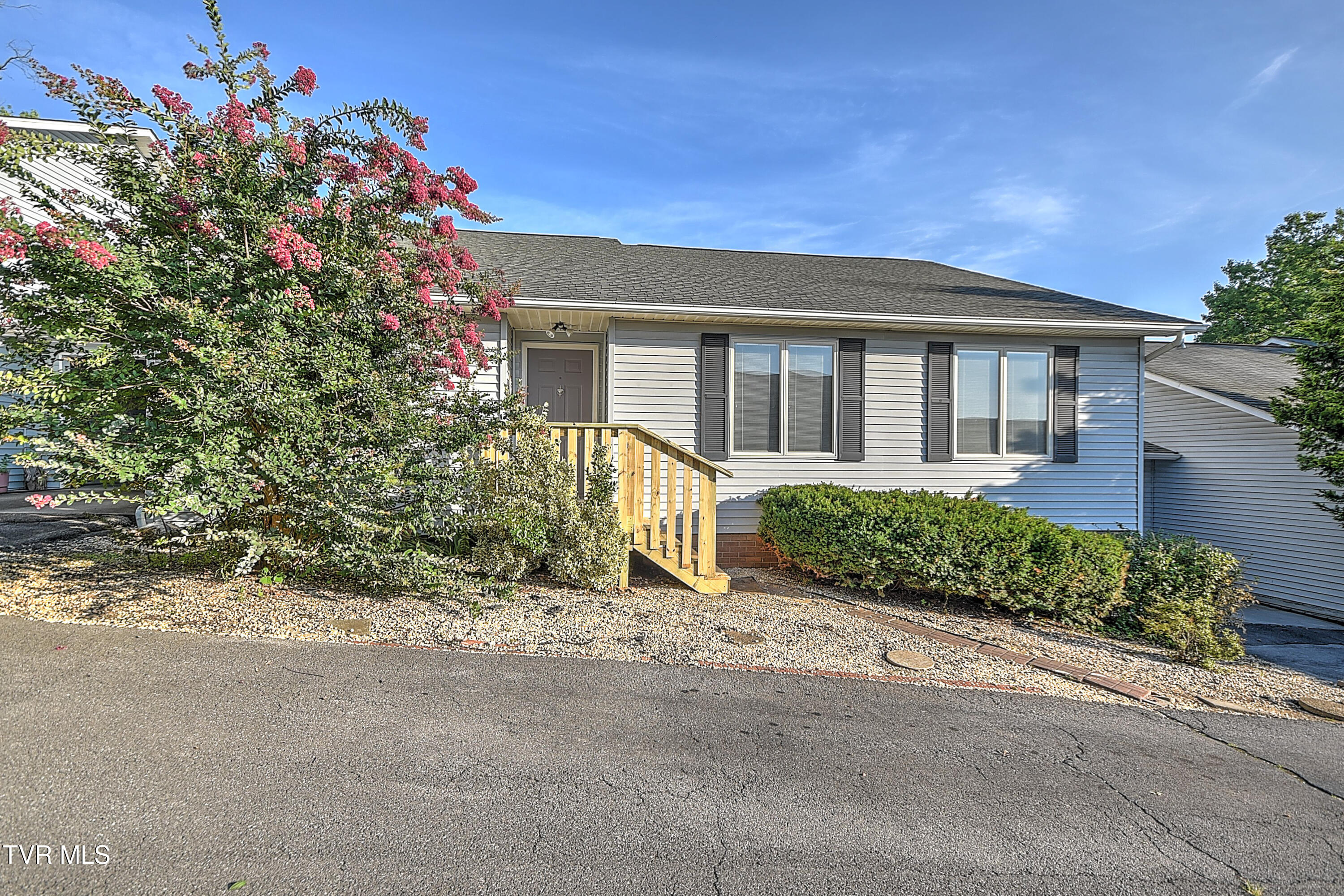 420 Eastley Court 420 Property Photo 1