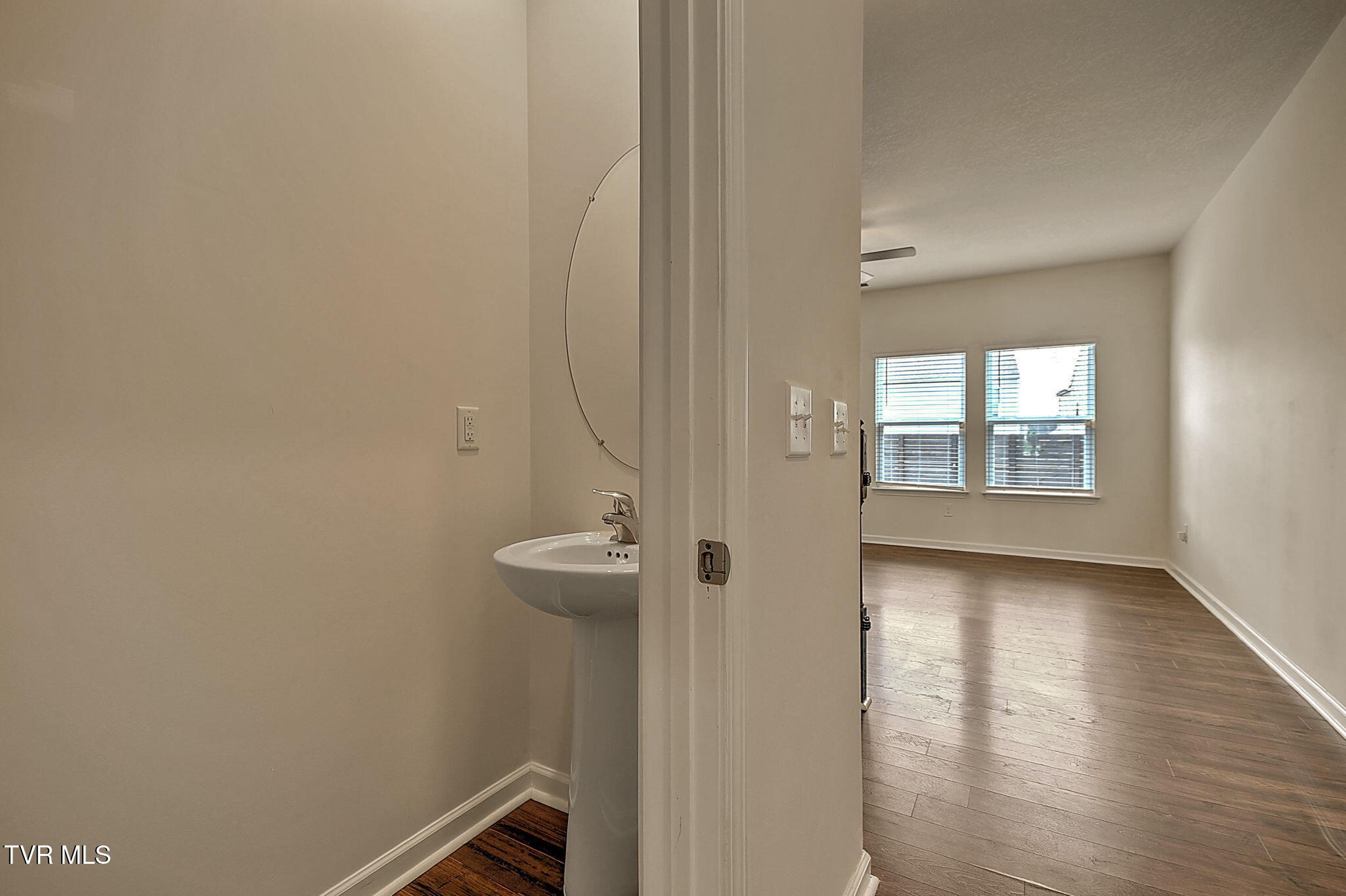 15 Garnet Court Property Photo 4
