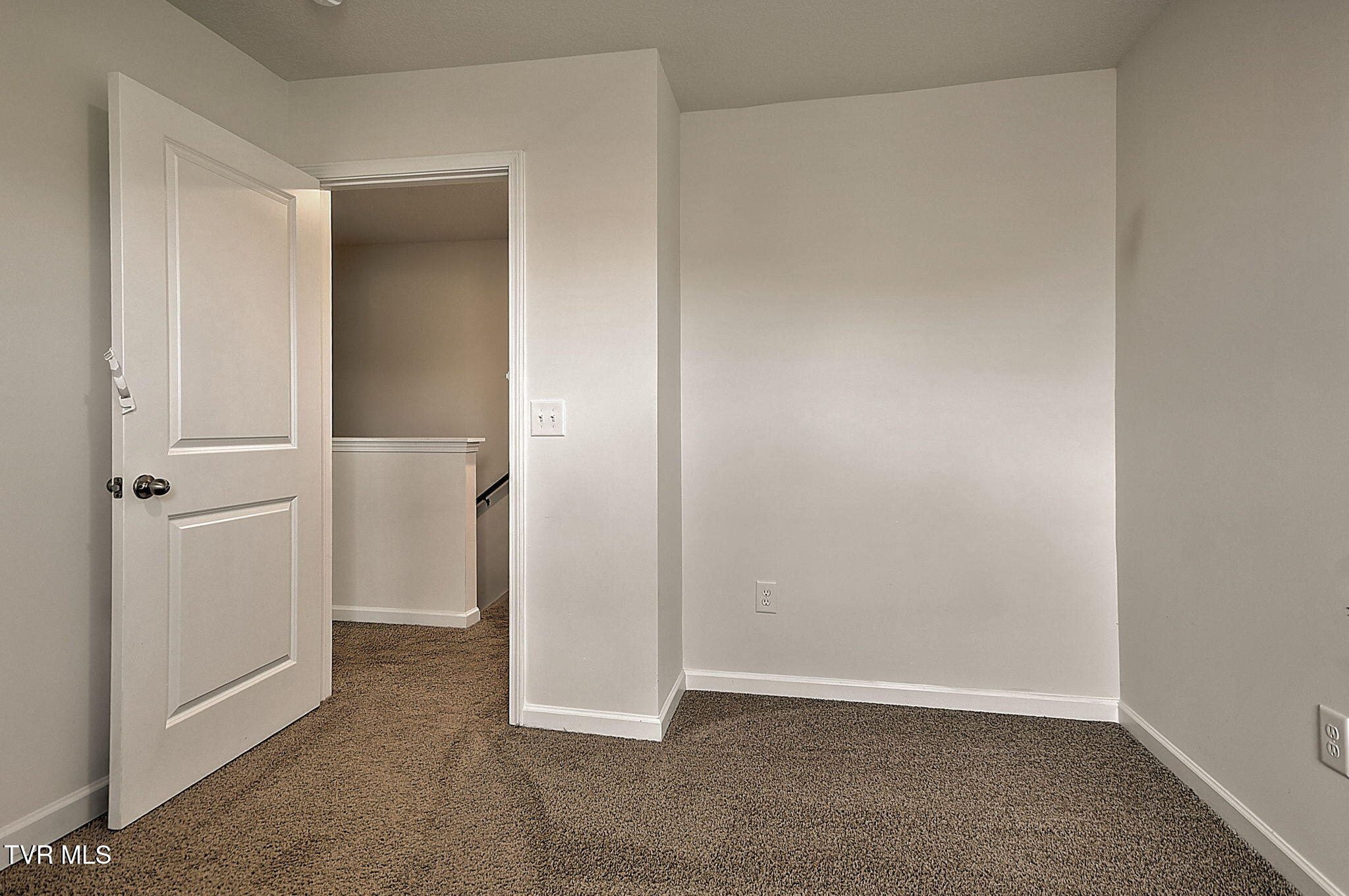 15 Garnet Court Property Photo 33