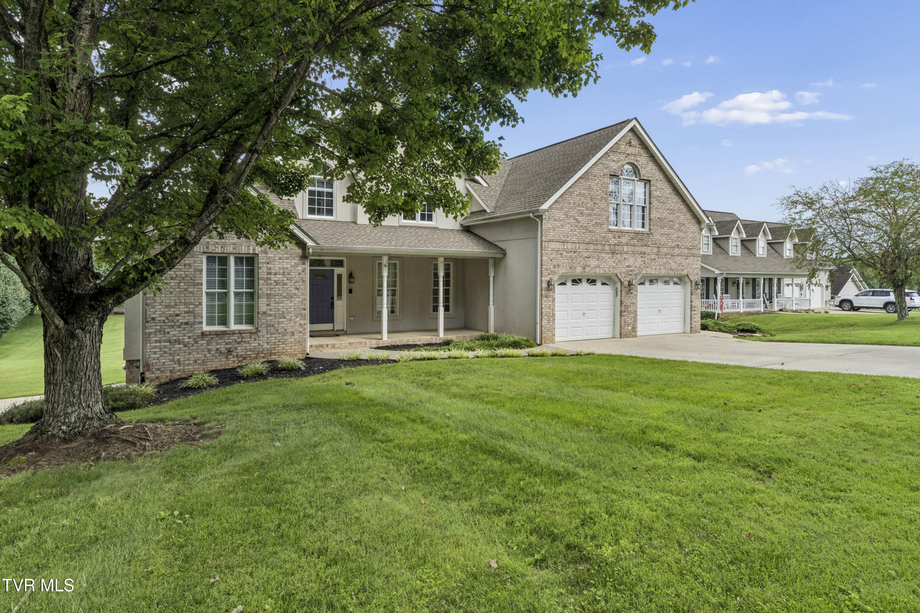 233 Brown Circle Property Photo 1