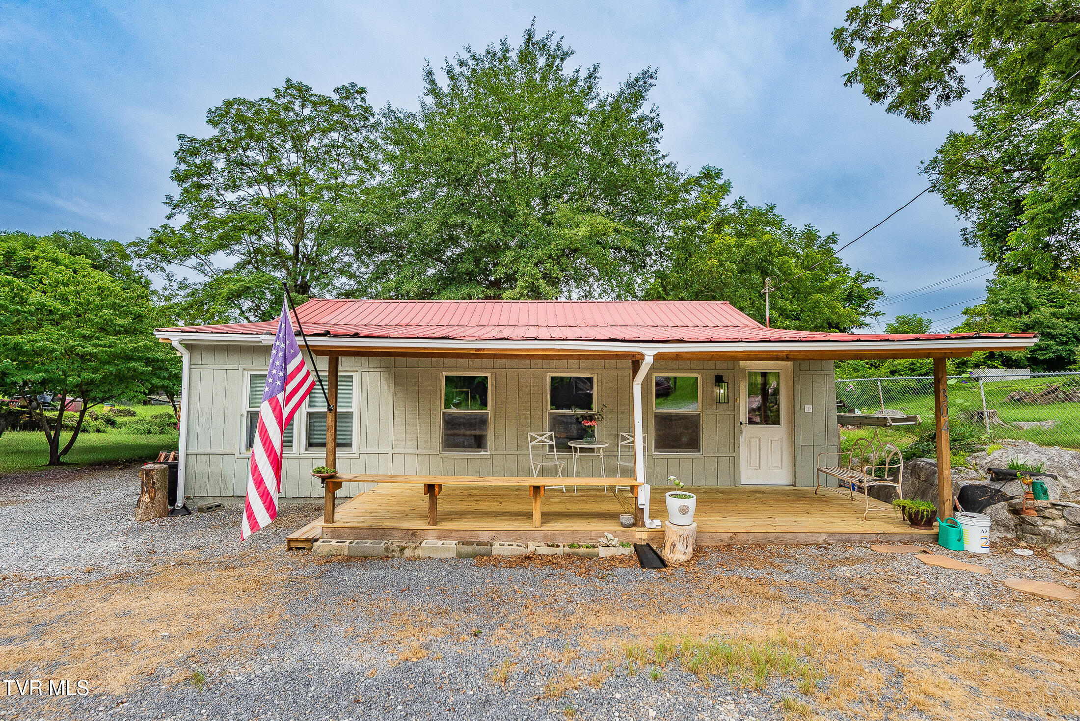 304 Gaines Street Property Photo 1