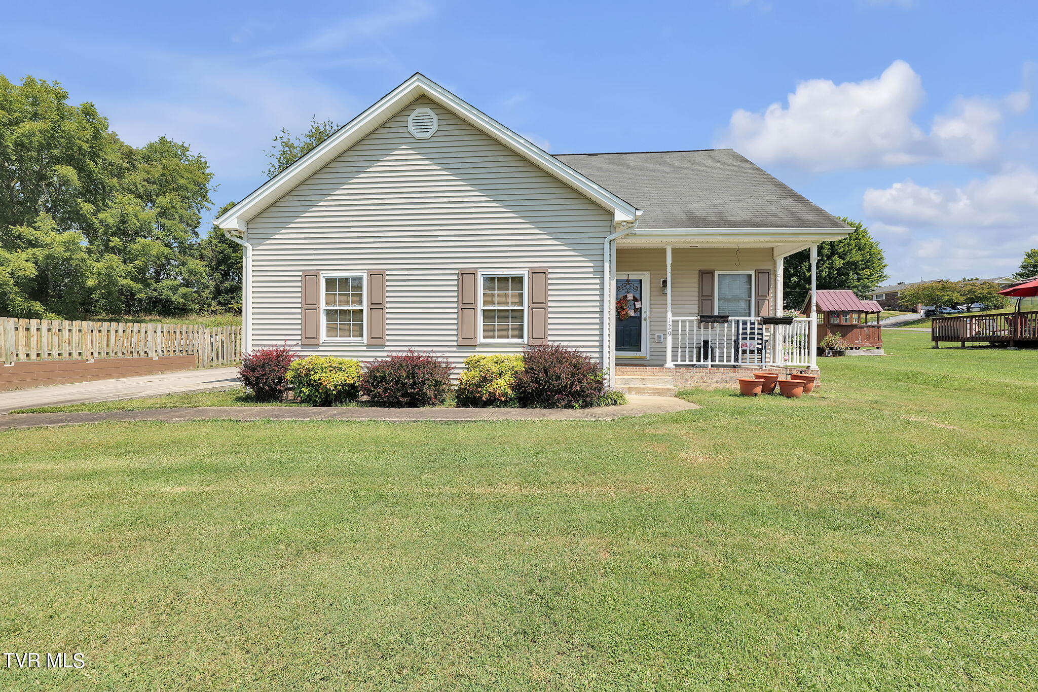 129 Paddle Creek Road Property Photo 1