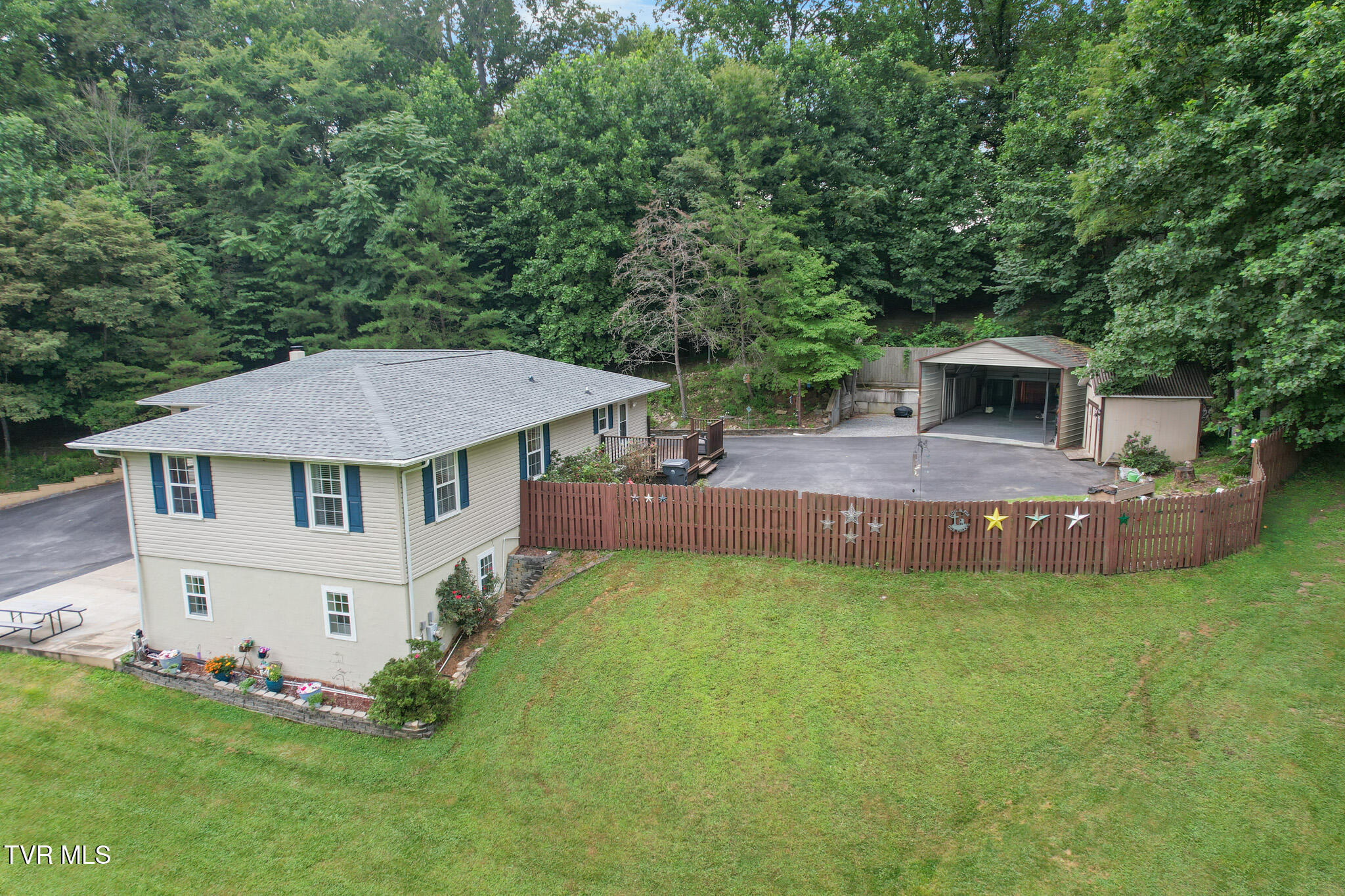 120 Elizabeth Ann Circle Property Photo 5