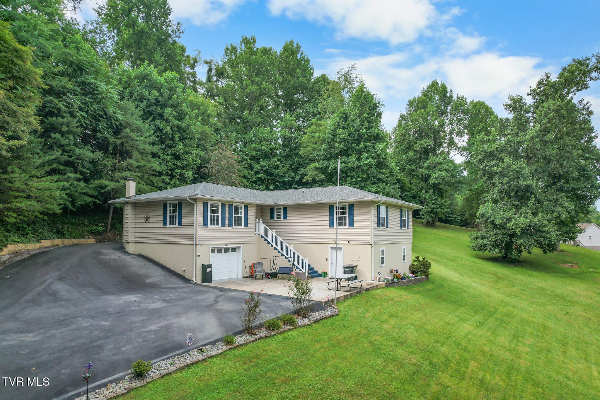 120 Elizabeth Ann Circle Property Photo 9