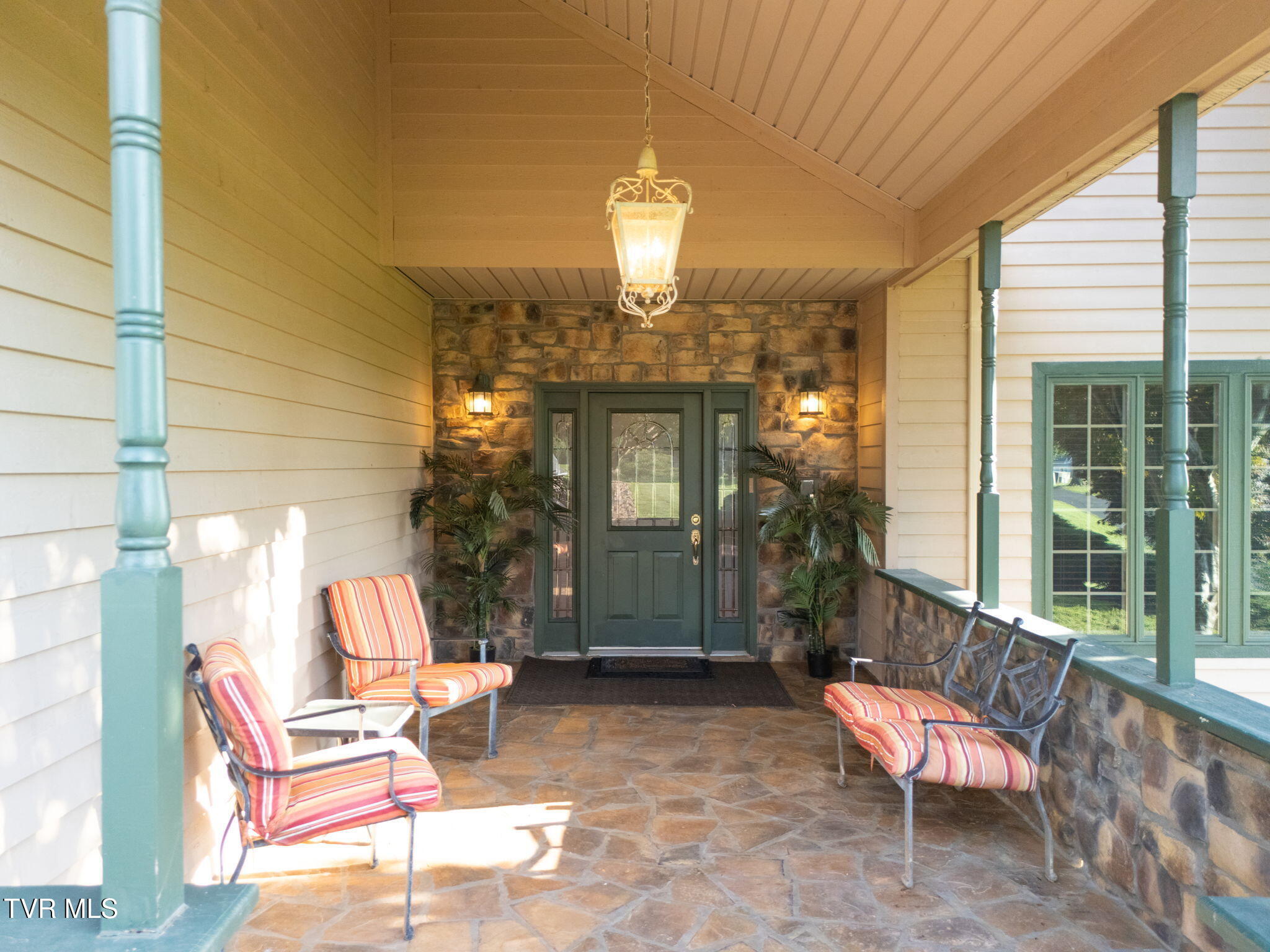 21580 Moonlight Bay Road Property Photo 2