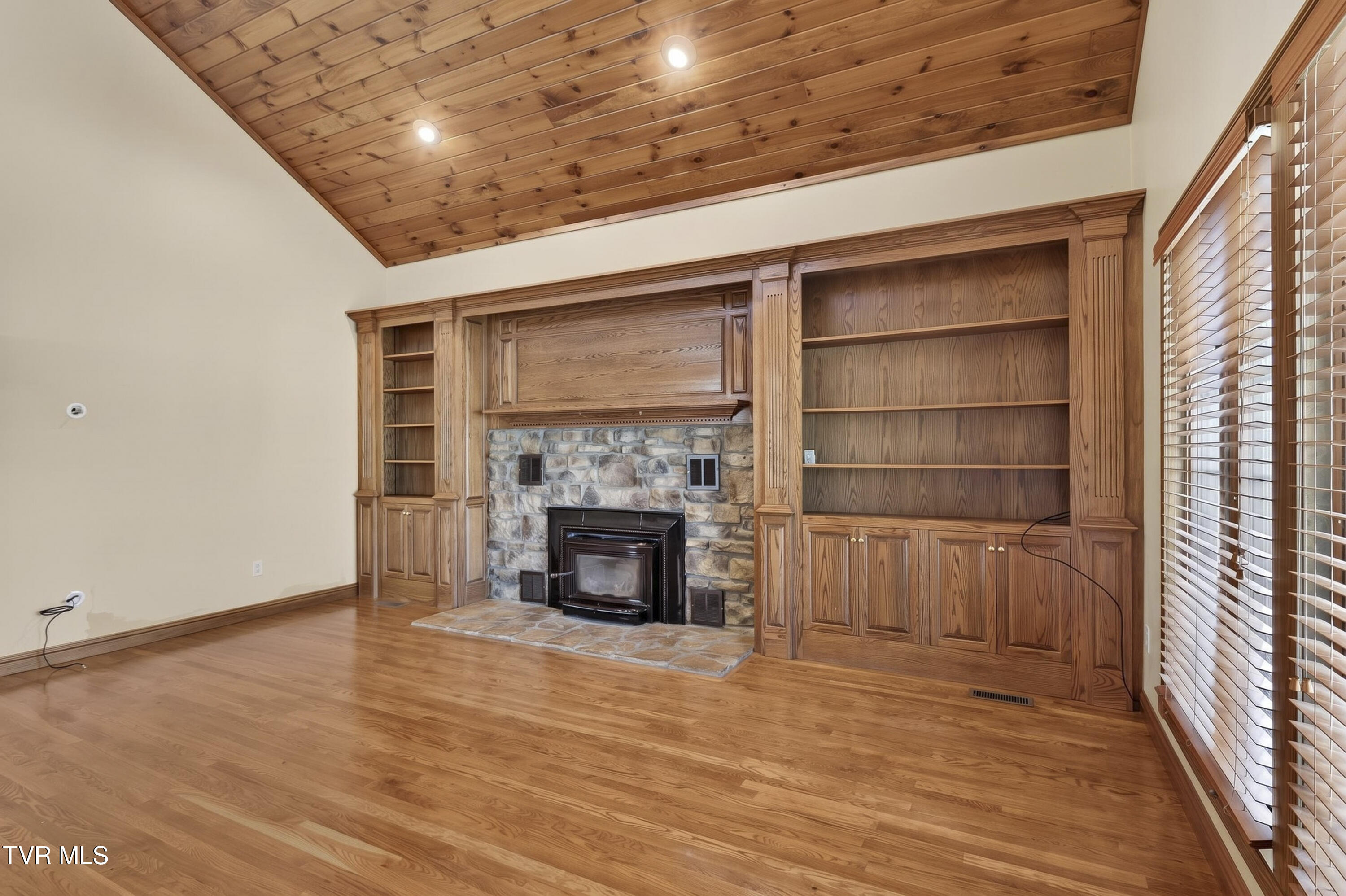21580 Moonlight Bay Road Property Photo 17