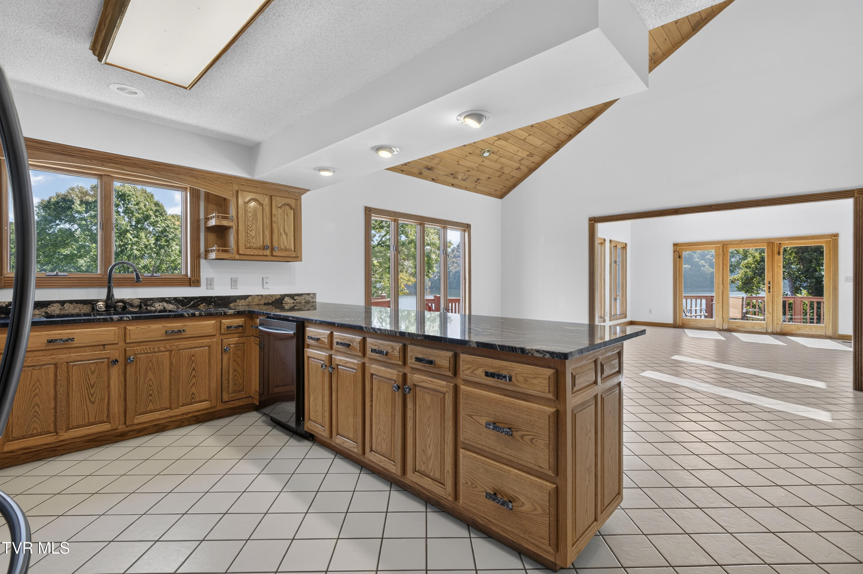 21580 Moonlight Bay Road Property Photo 38