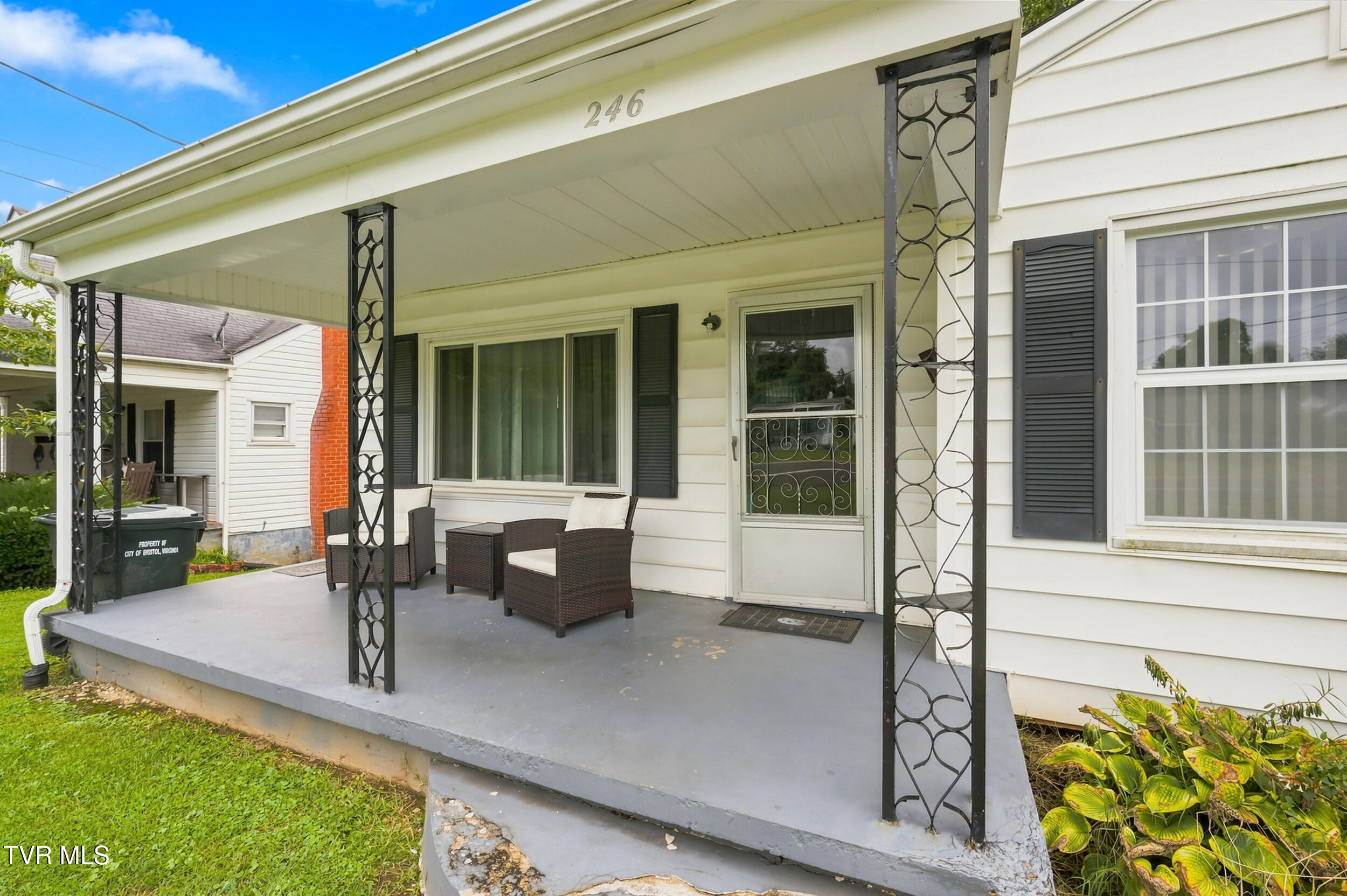 246 Randolph Street Property Photo 4