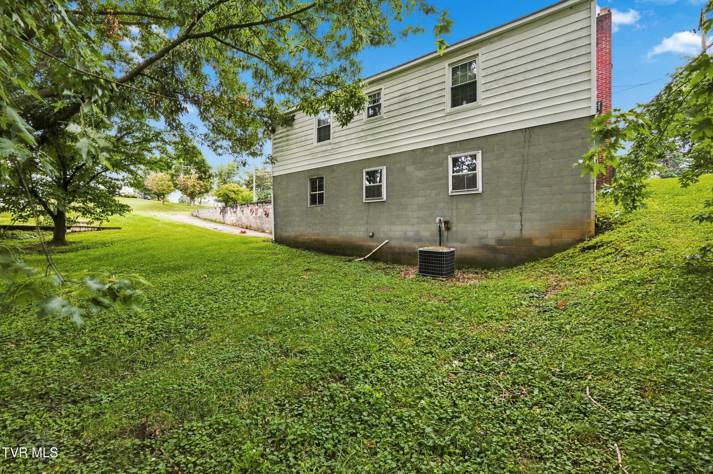 246 Randolph Street Property Photo 25