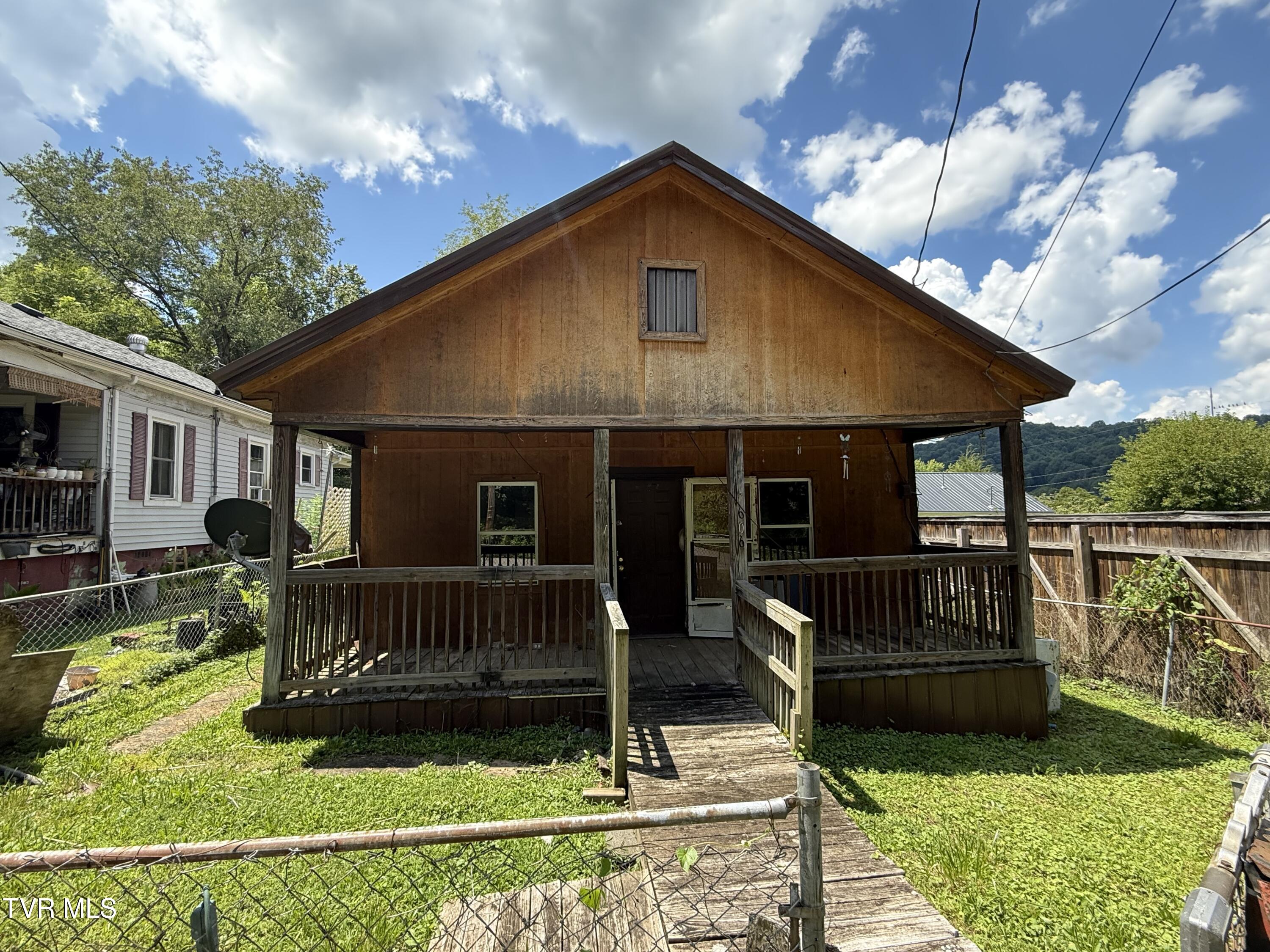 606 Dixon Avenue Property Photo 1