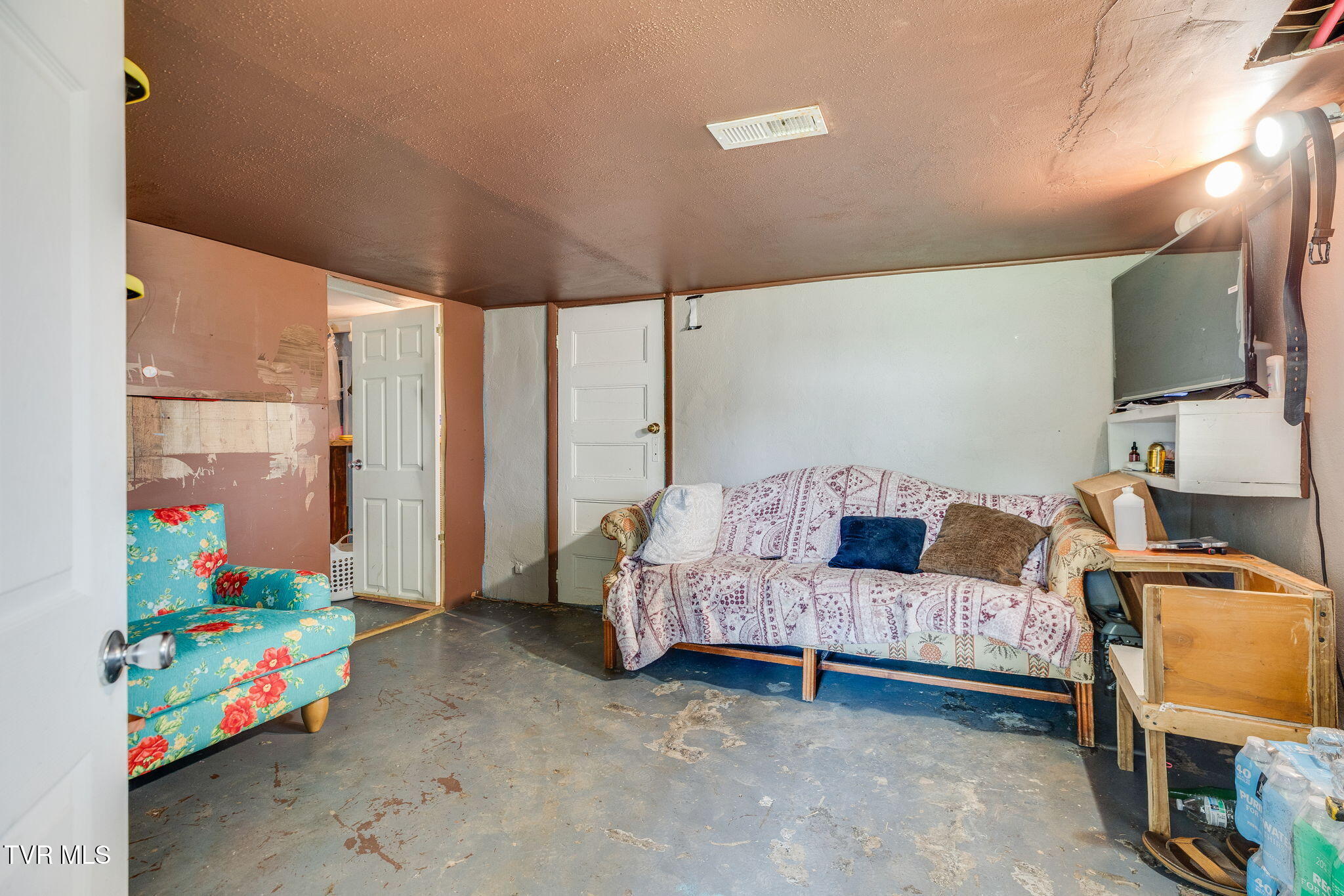 1604 Saint John Street Property Photo 25