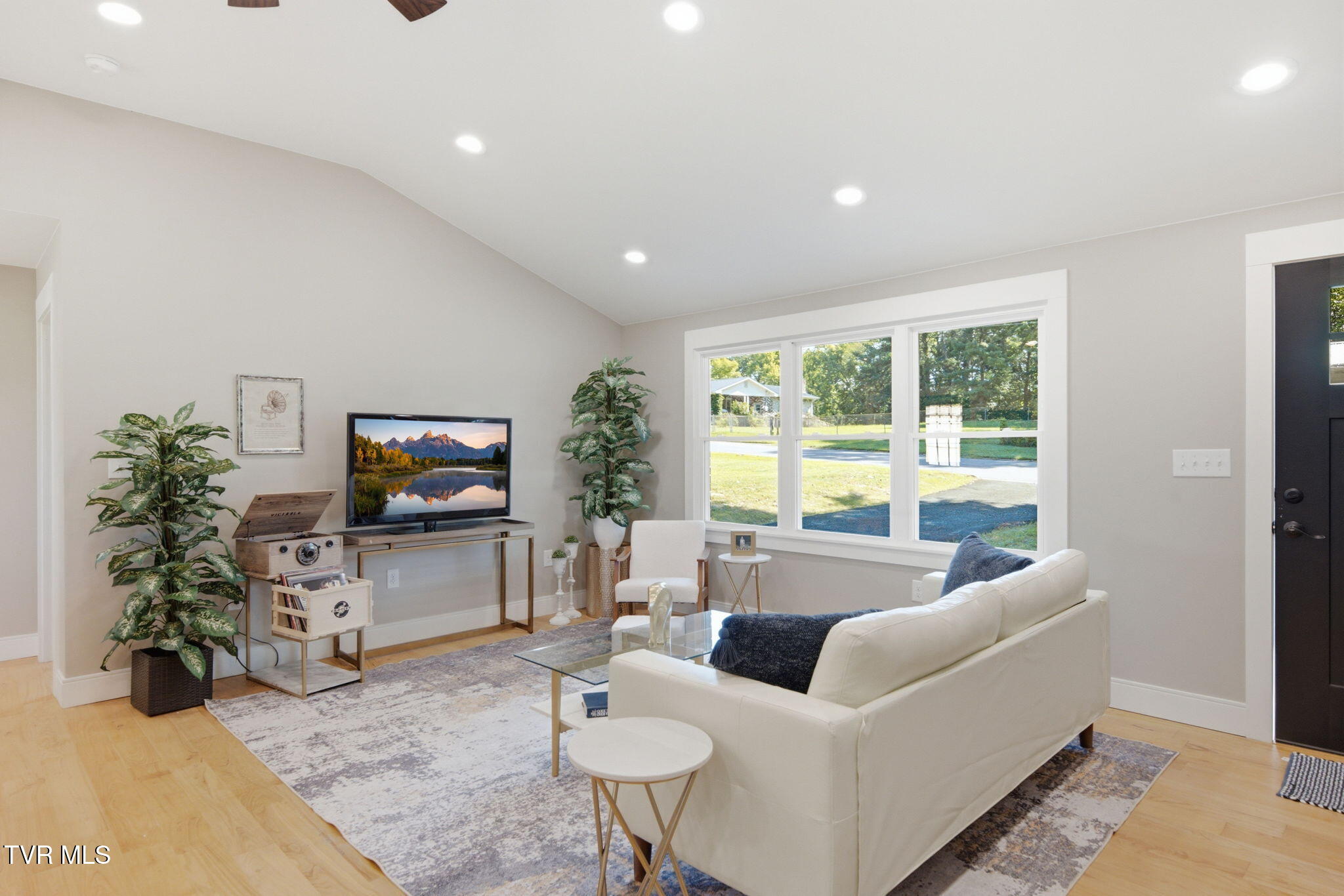 1201 High Street Property Photo 13