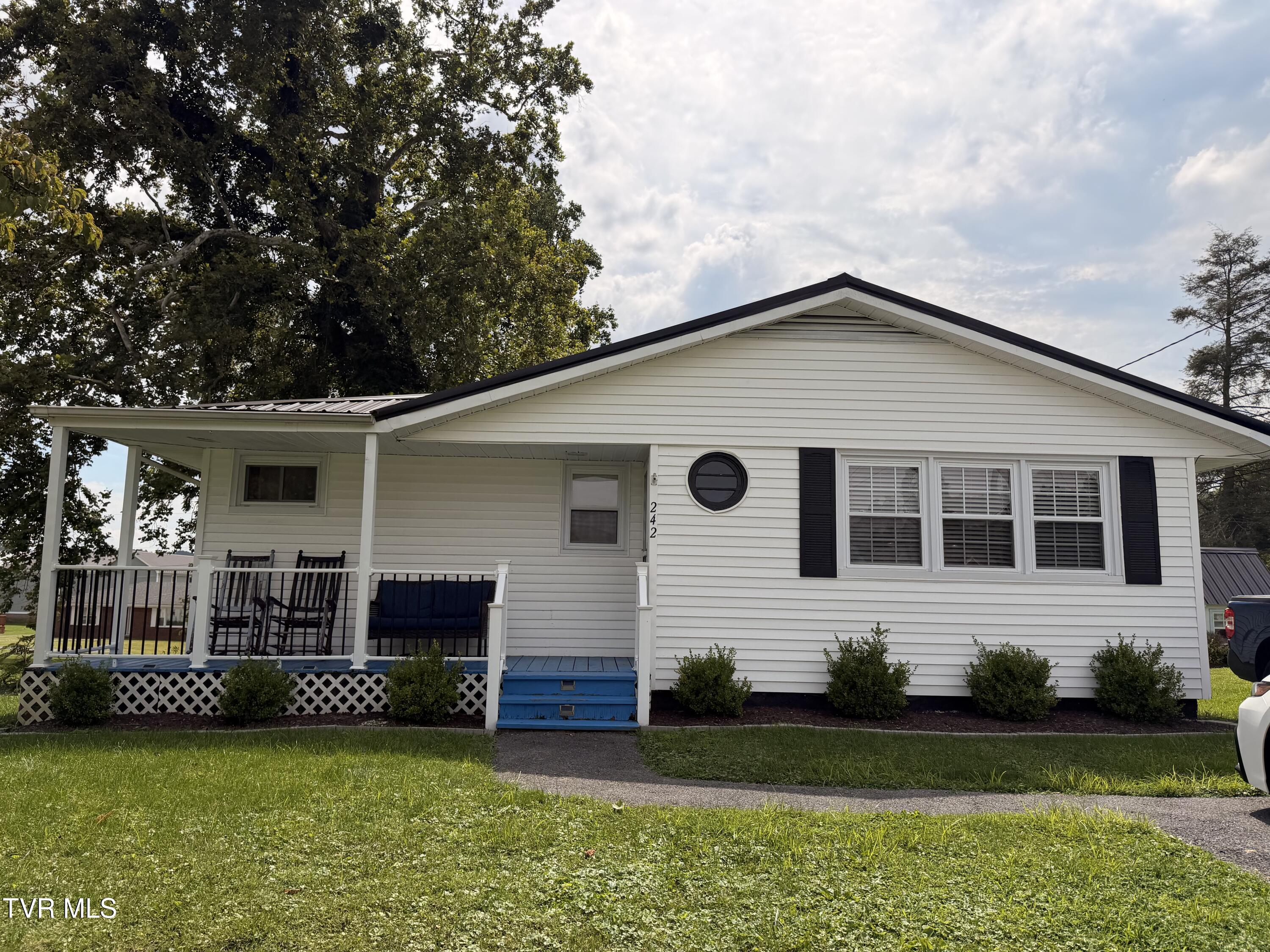 242 Aker Avenue Property Photo 1