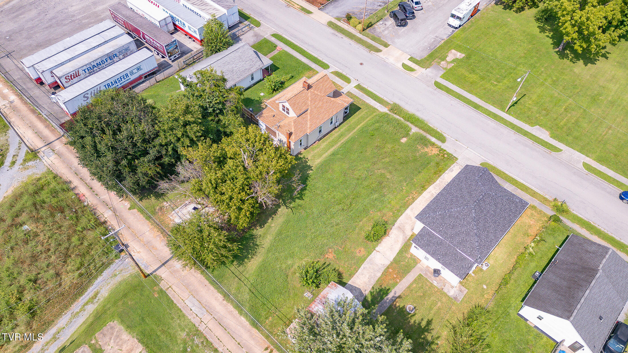 526 Dale Street Property Photo 4