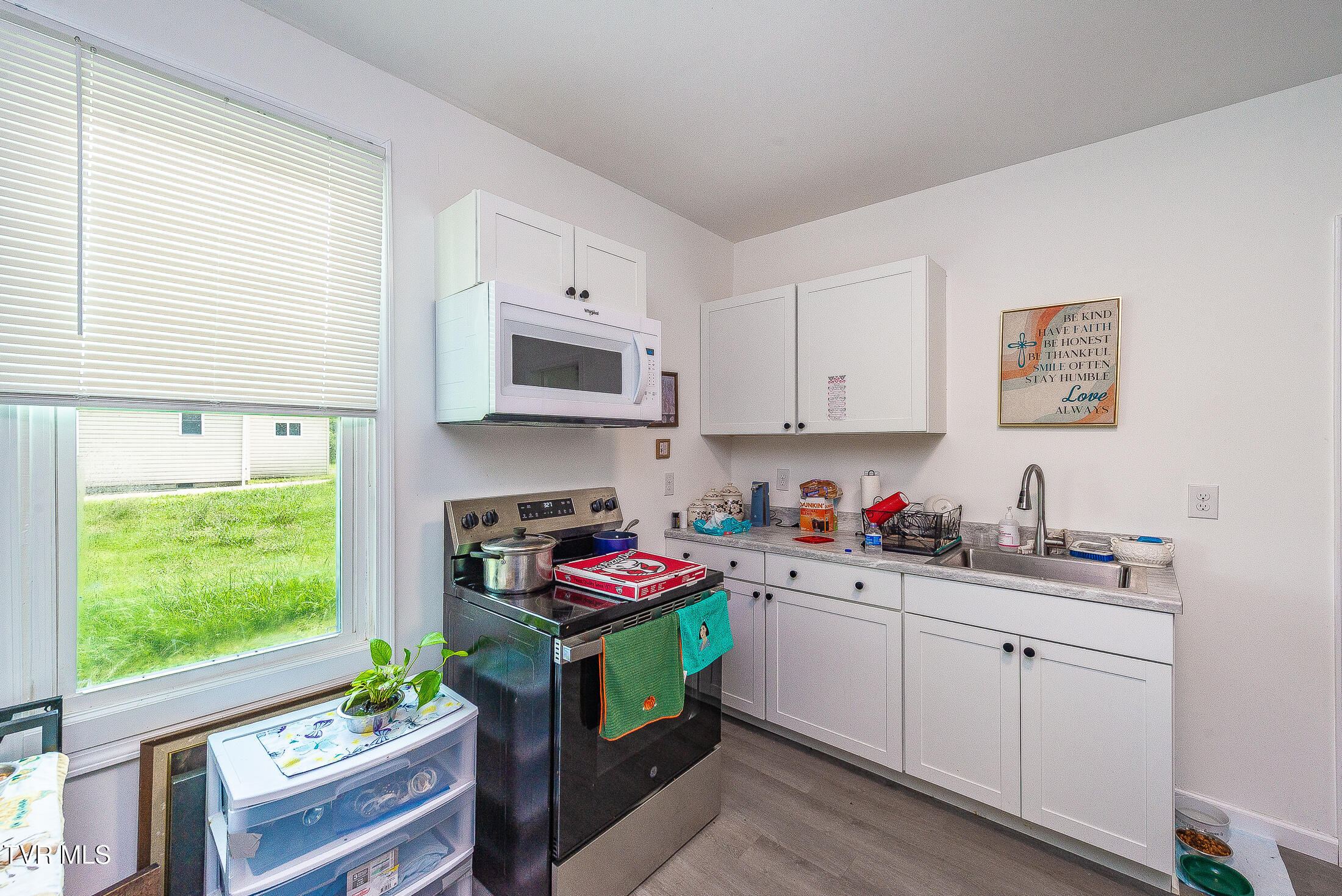 526 Dale Street Property Photo 7