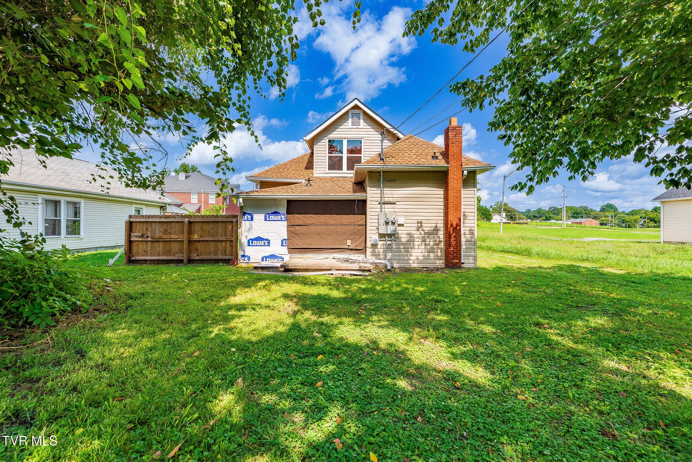 526 Dale Street Property Photo 11