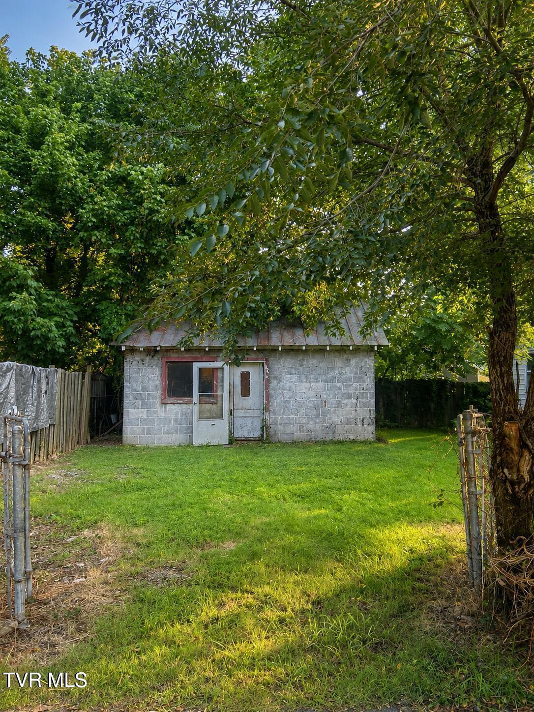 1845 Park Street 1849 Property Photo 3