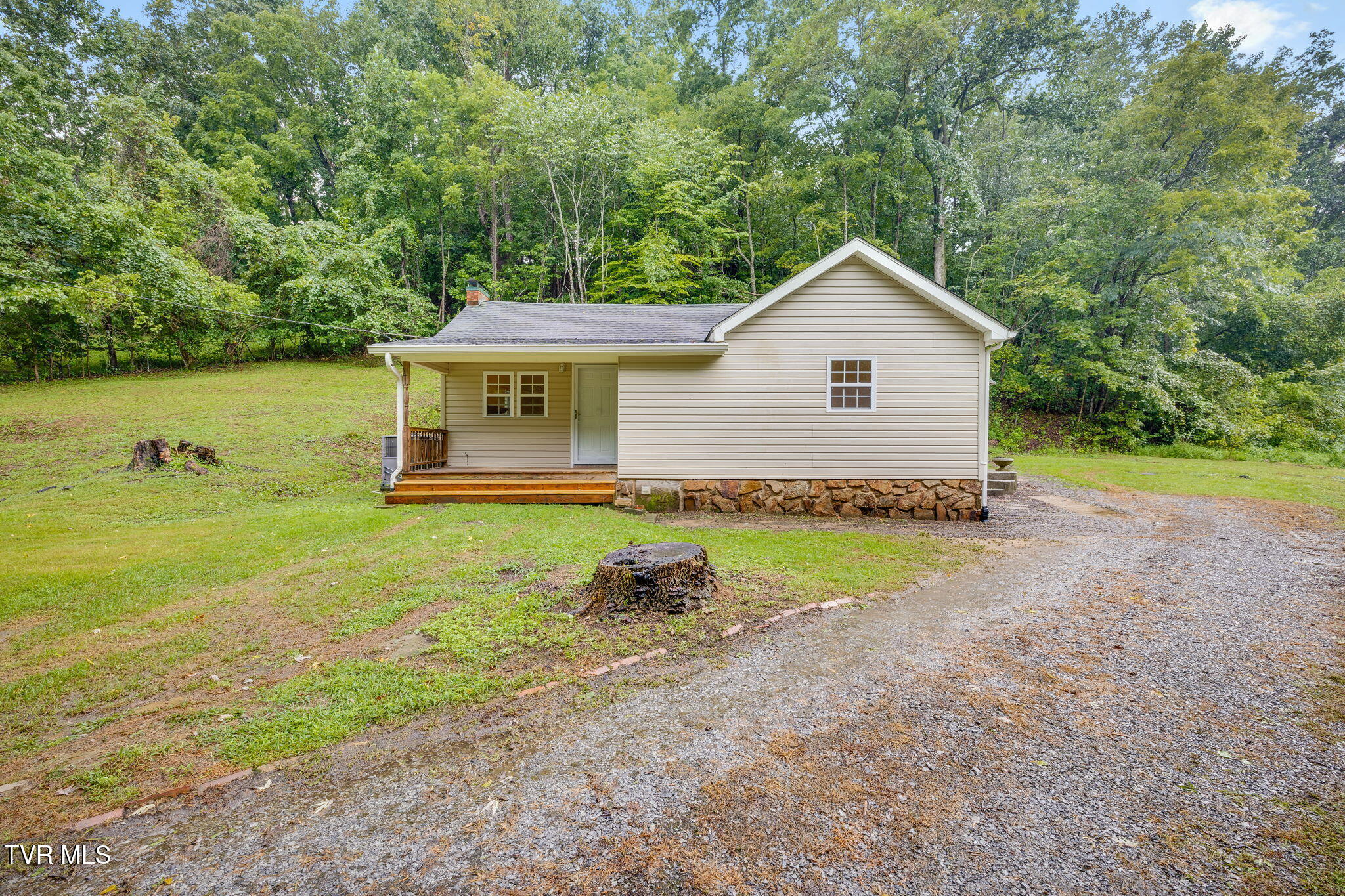 1300 Saratoga Road Property Photo 1