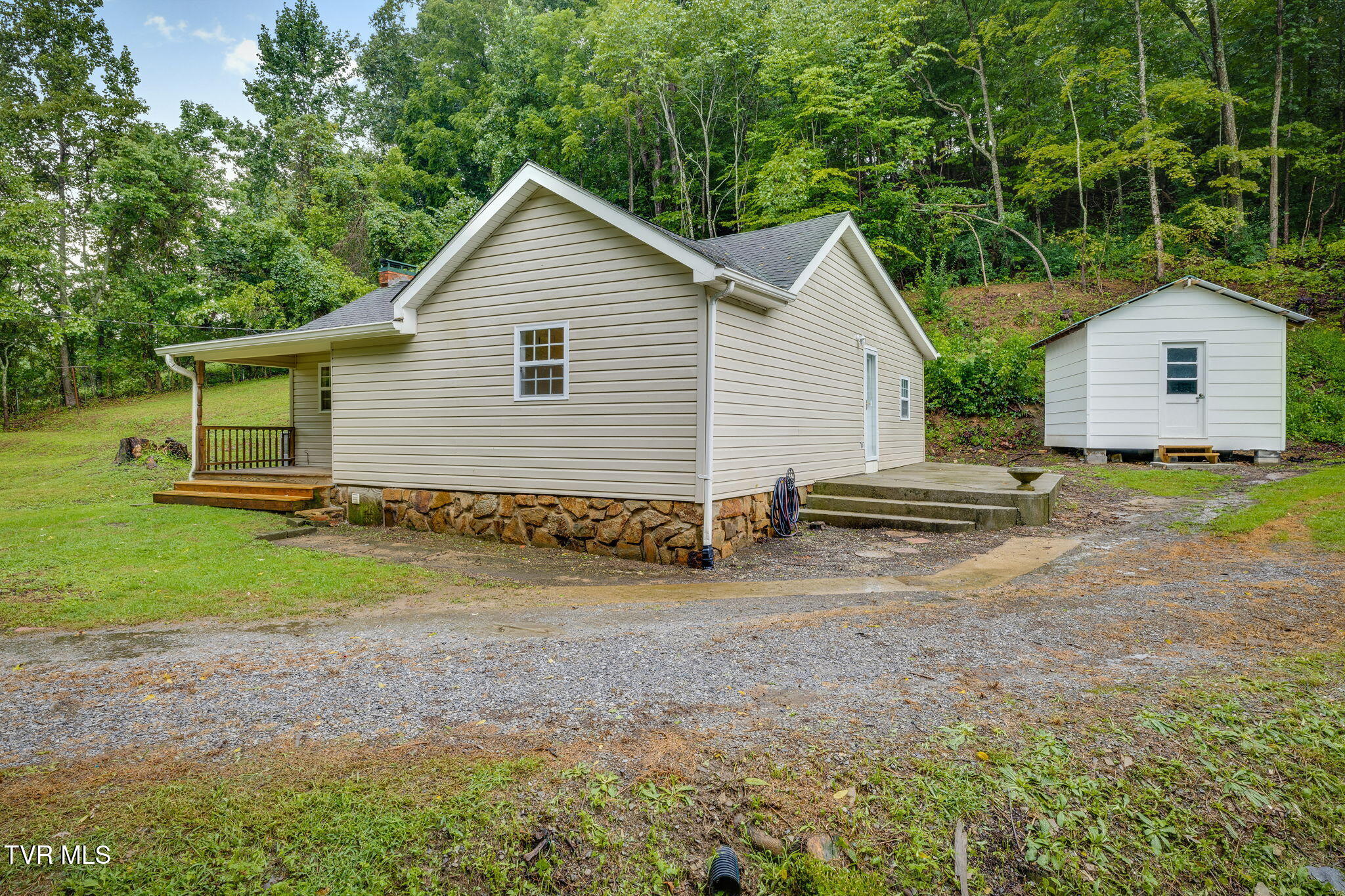 1300 Saratoga Road Property Photo 3