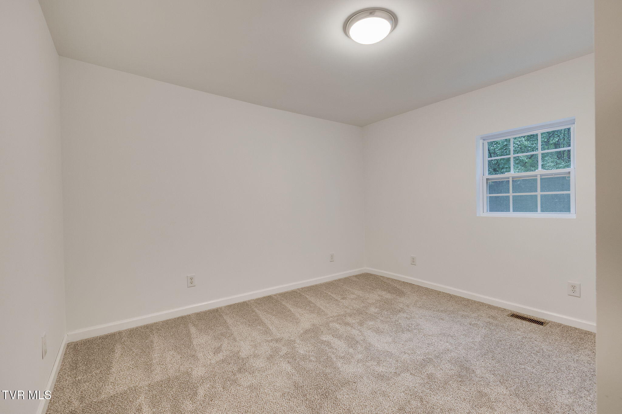 1300 Saratoga Road Property Photo 10