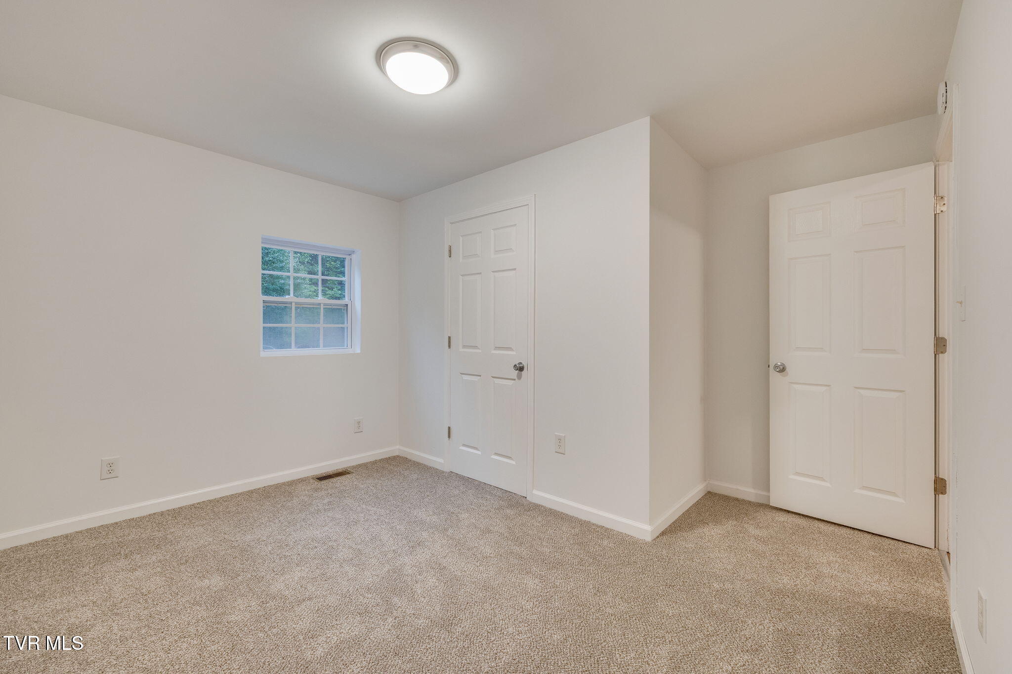 1300 Saratoga Road Property Photo 11