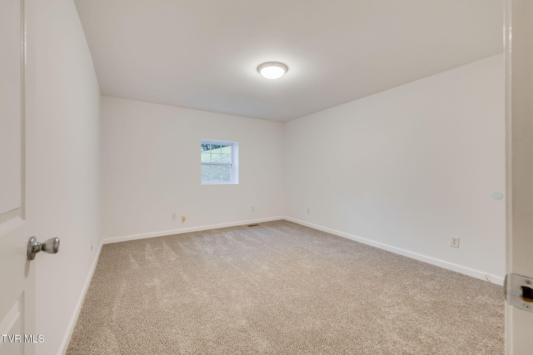 1300 Saratoga Road Property Photo 15