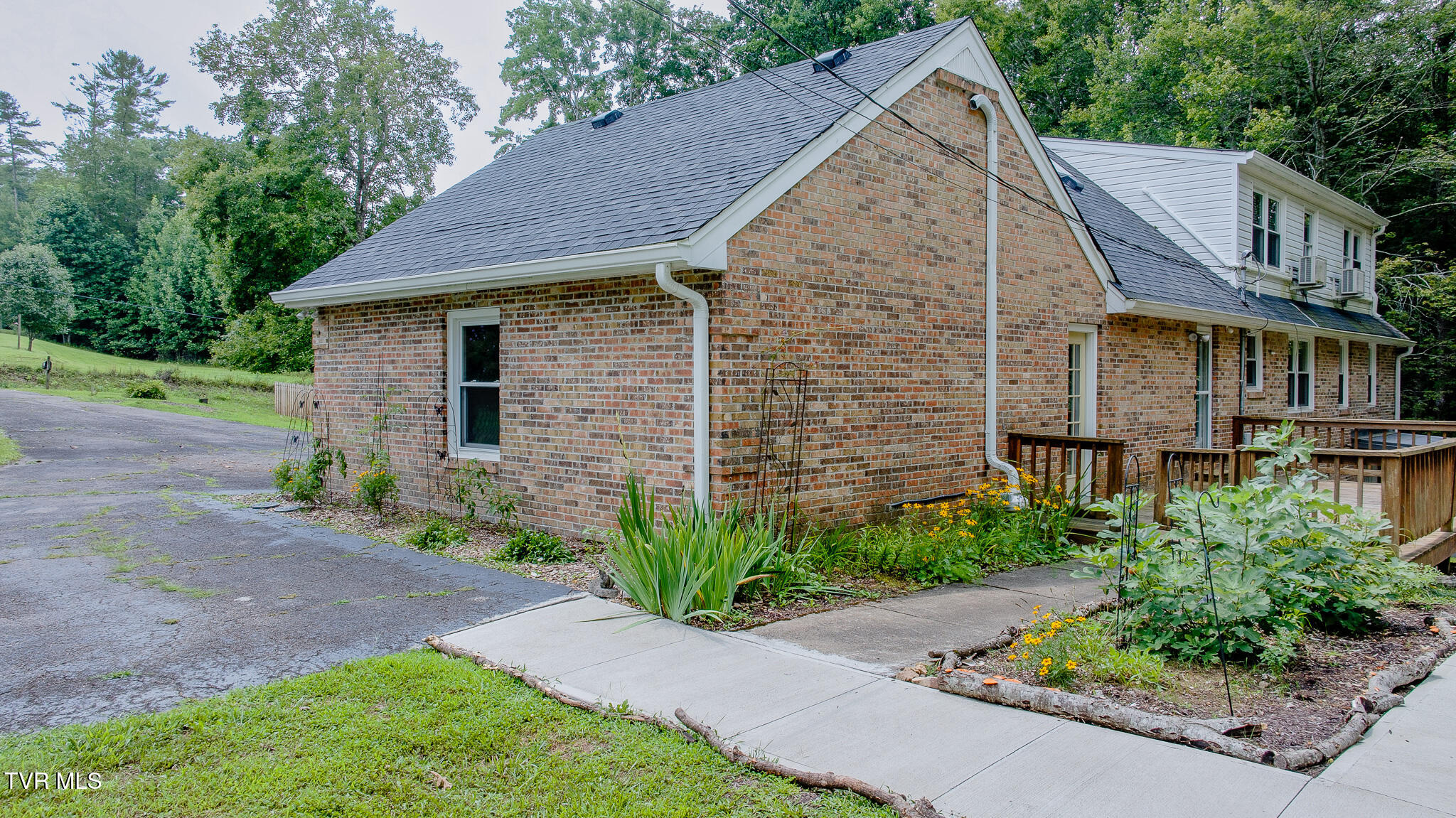 140 Tanglewood Drive Property Photo 59