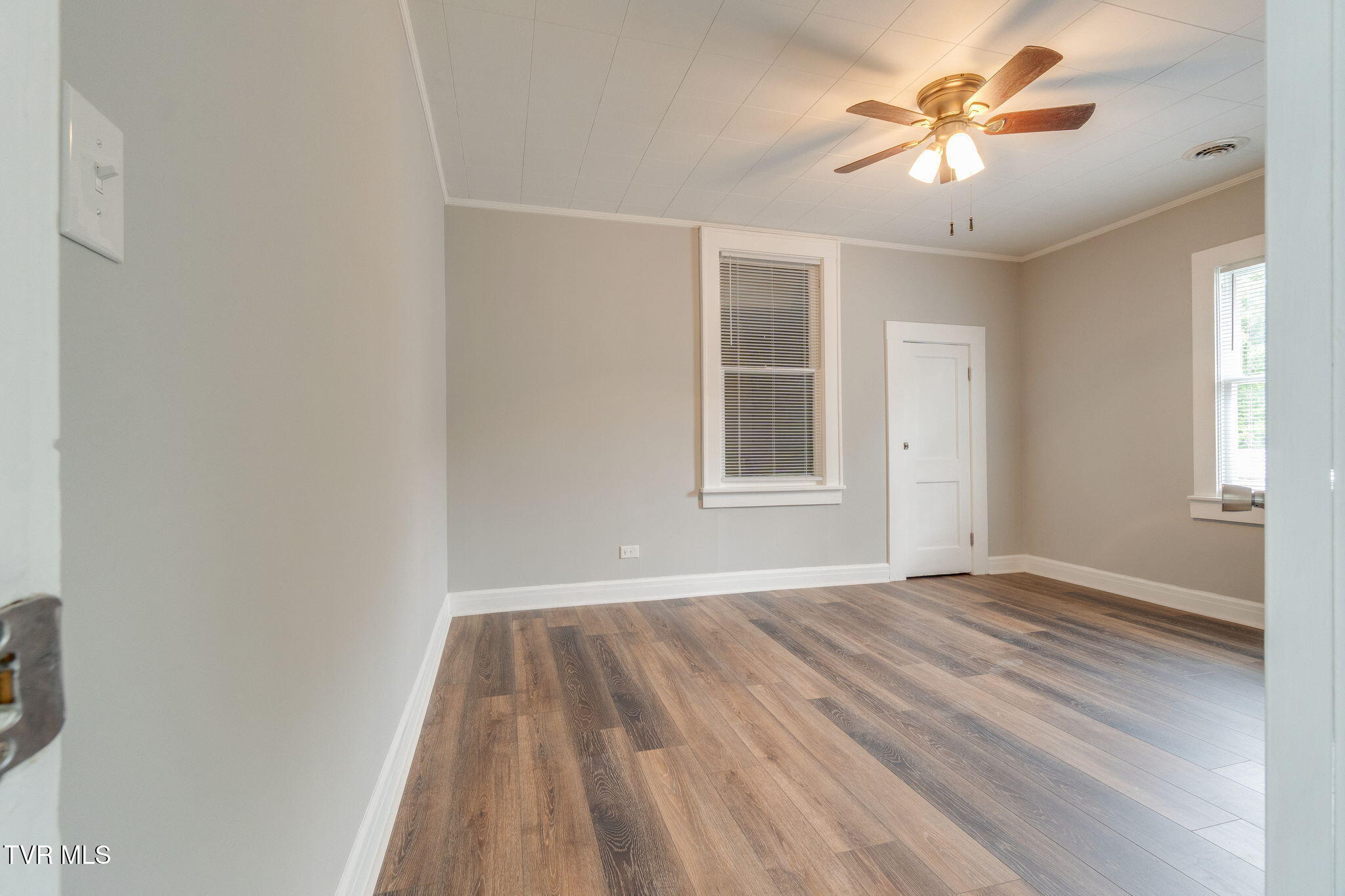 942 Fairview Avenue Property Photo 19