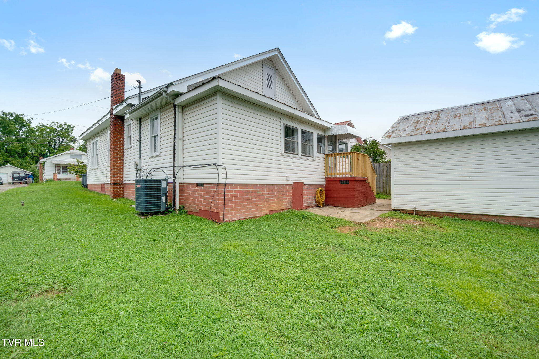 942 Fairview Avenue Property Photo 34