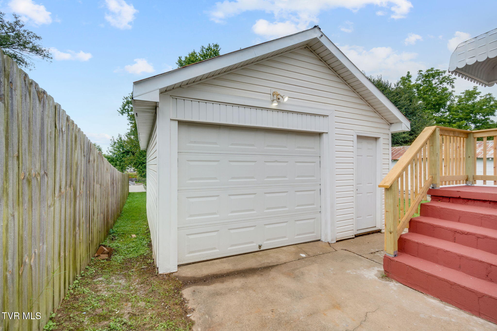 942 Fairview Avenue Property Photo 37