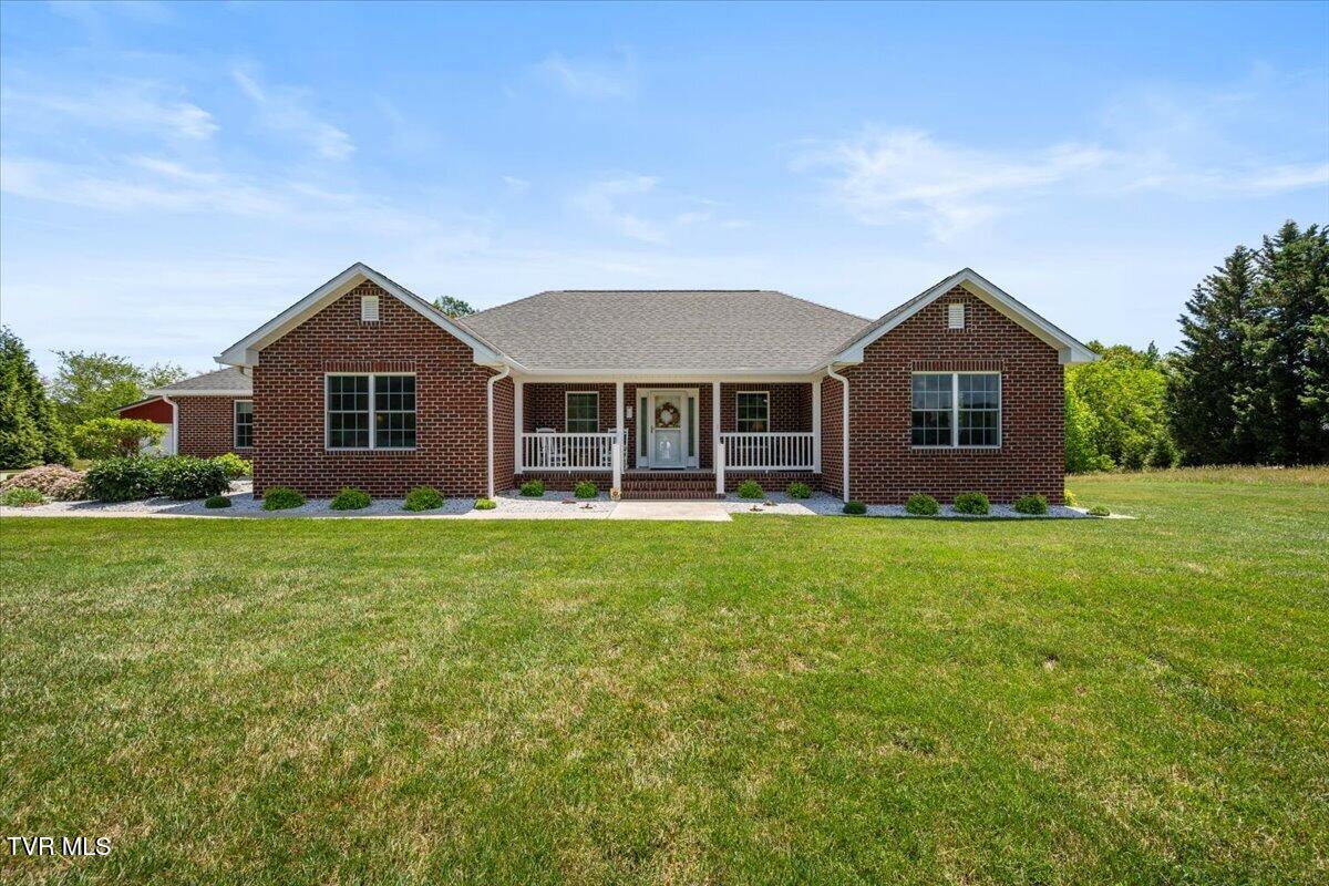 898 Bear Trail Property Photo 2