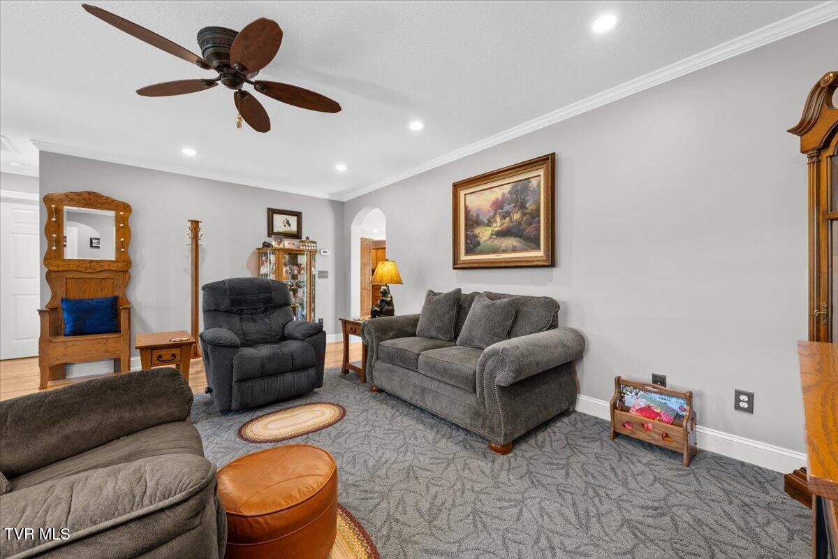 898 Bear Trail Property Photo 4