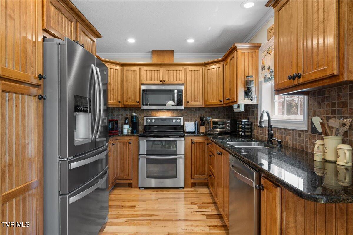 898 Bear Trail Property Photo 6