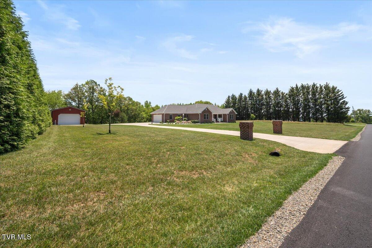 898 Bear Trail Property Photo 8