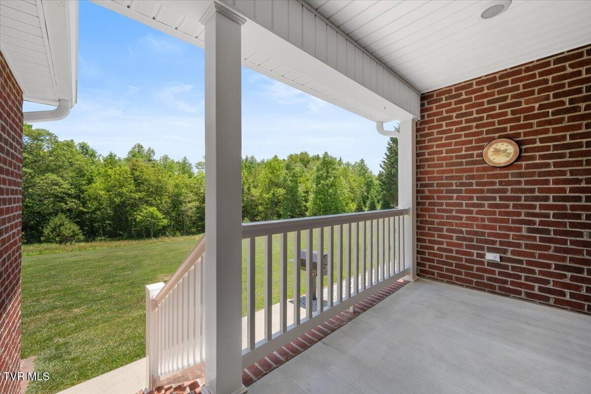 898 Bear Trail Property Photo 16