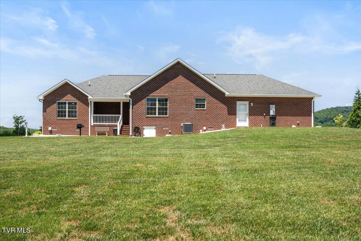 898 Bear Trail Property Photo 17