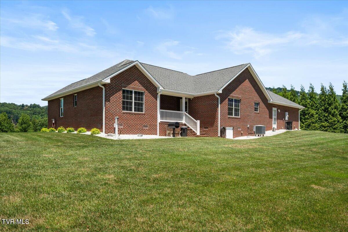 898 Bear Trail Property Photo 21
