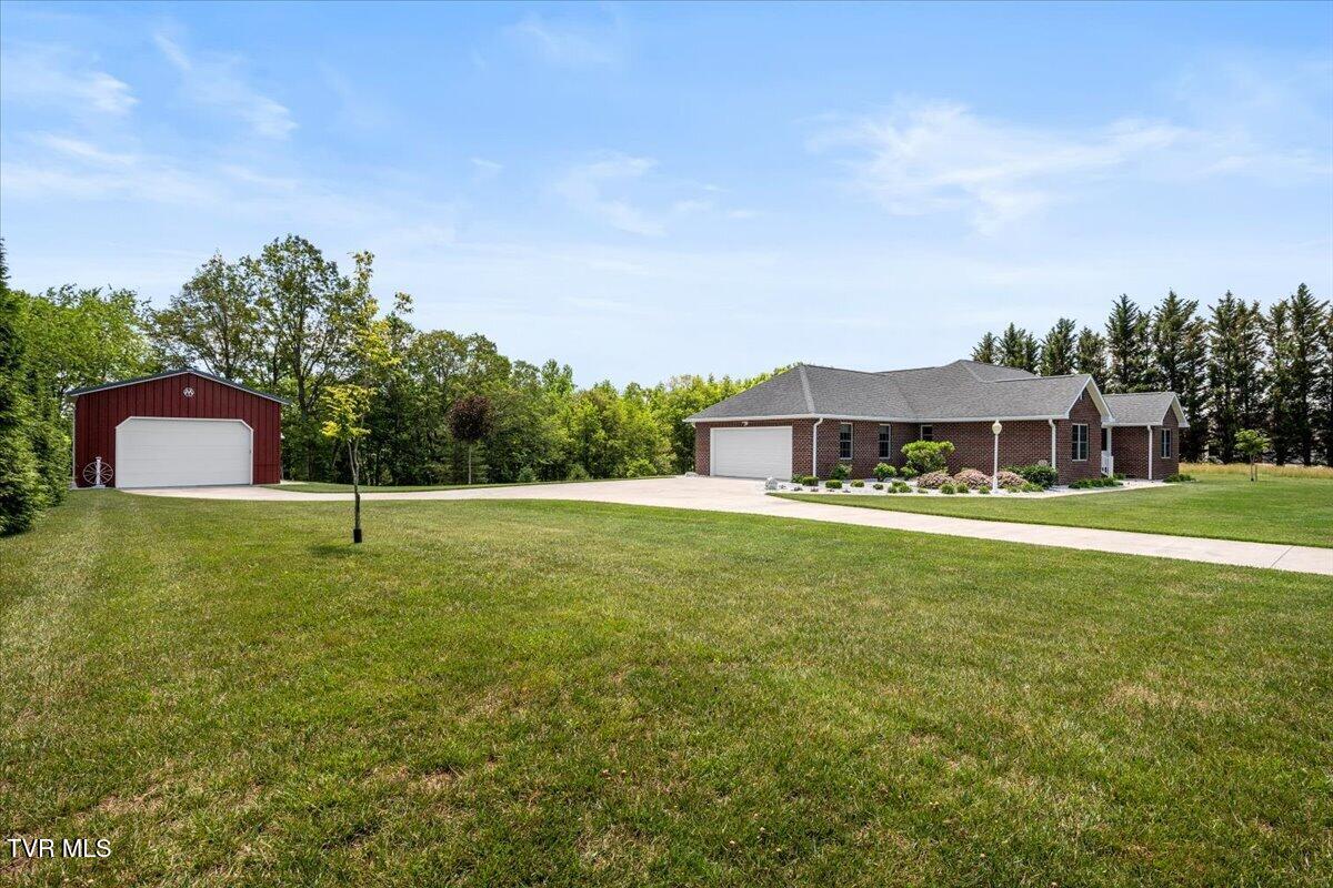 898 Bear Trail Property Photo 28