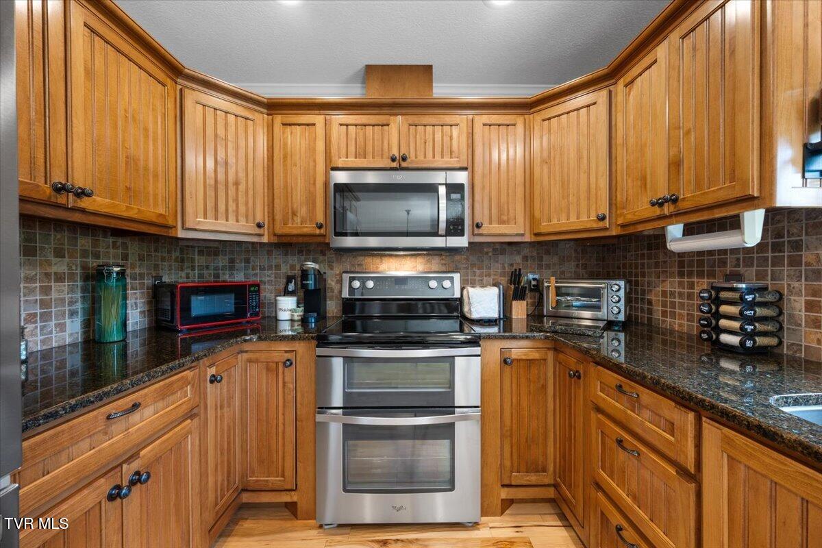 898 Bear Trail Property Photo 39