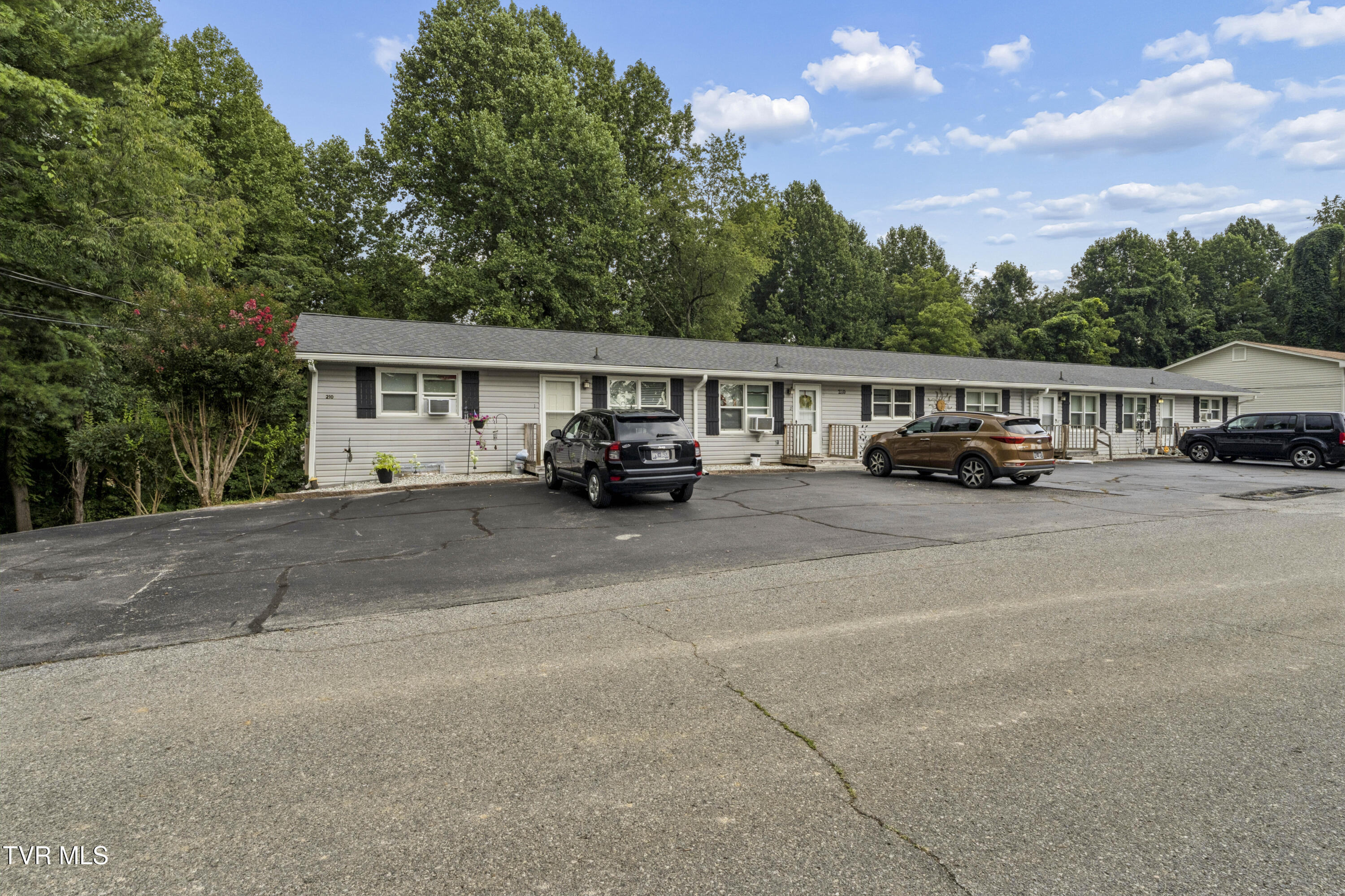 210 Longview Avenue Property Photo 2
